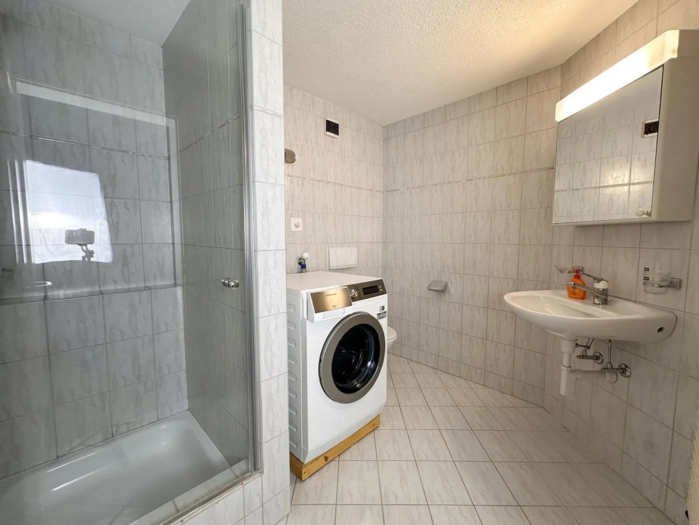 Confort de vie spacieux avec charme - Photo 13 sur 16