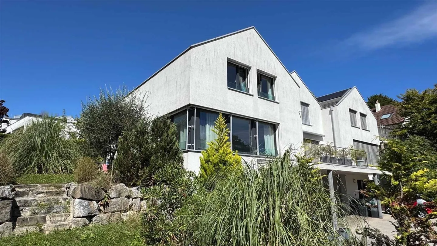 Casa contigua 5.5 stanze - Foto 1 di 13