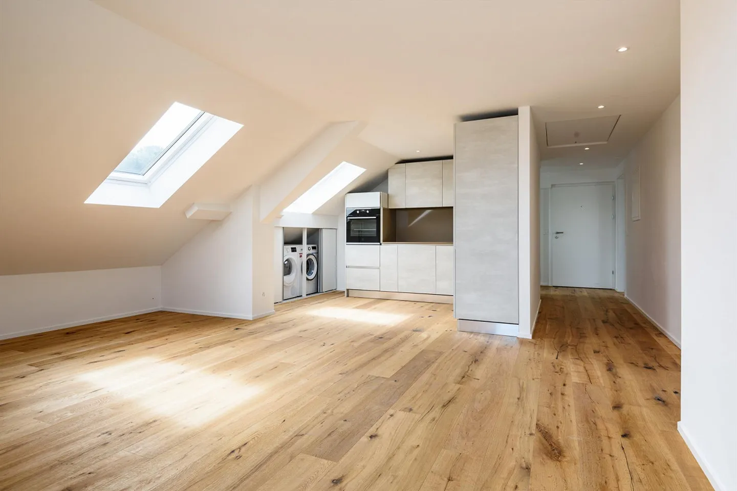 Top modern 3.5 room apartment in a quiet location! - Photo 1 of 7