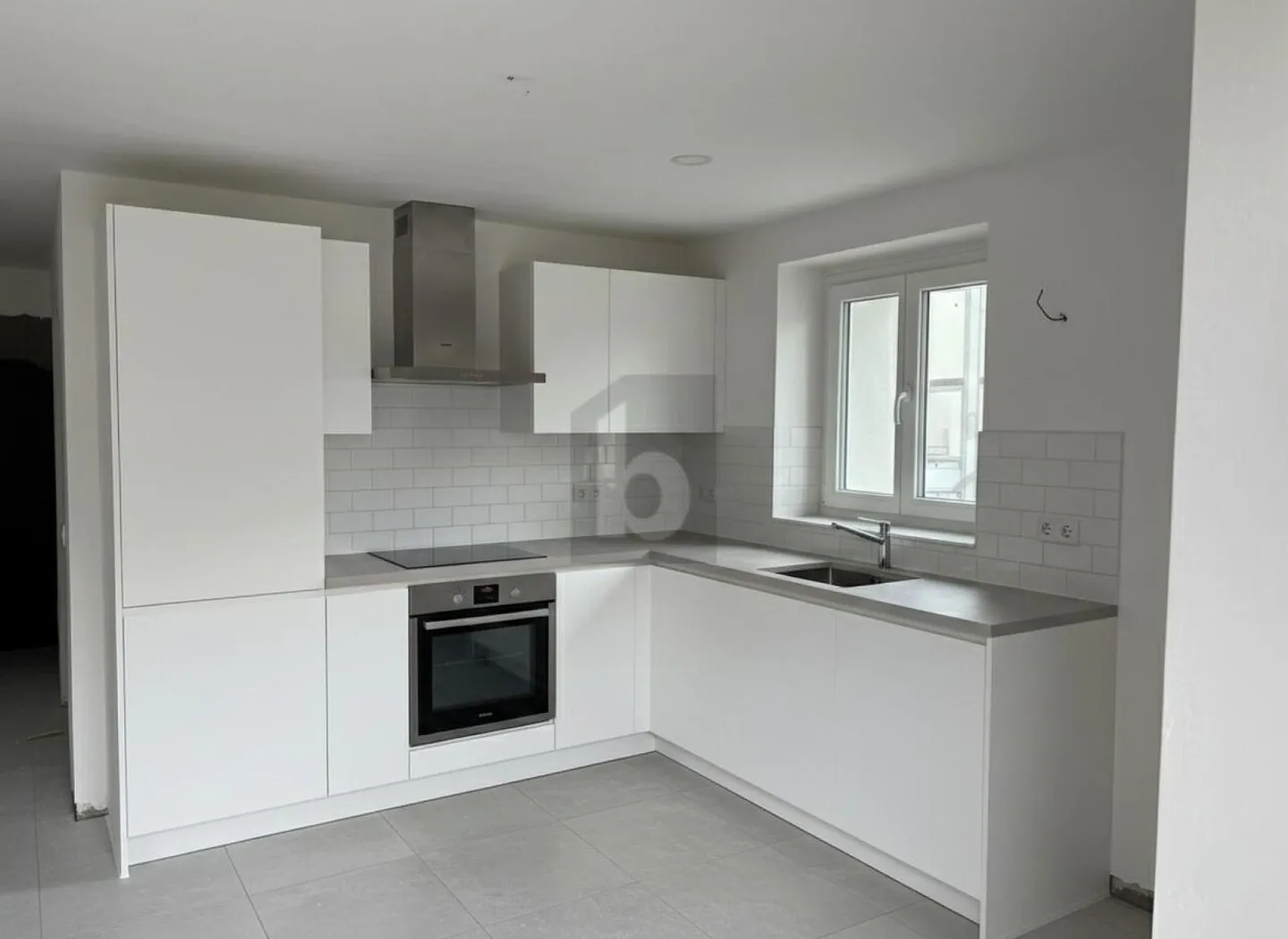 RARE, BRIGHT, FUNCTIONAL AND ECO-RESPONSIBLE - Photo 5 of 6