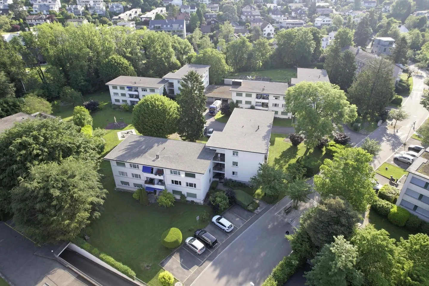 Appartement 4 pièces dans la verdure - Photo 1 sur 12