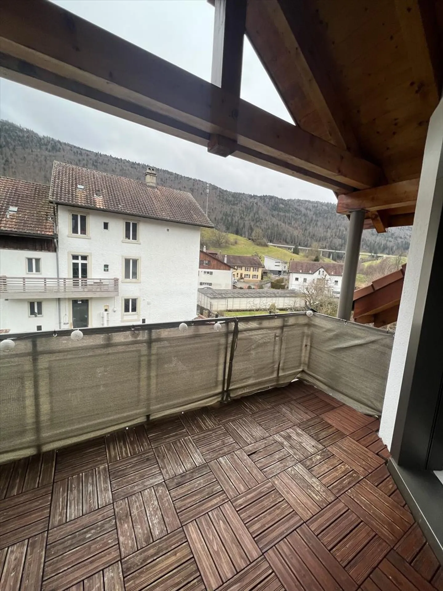 Court, magnifique appartement de 4,5 pièces au 2ème étage - Photo 7 sur 7