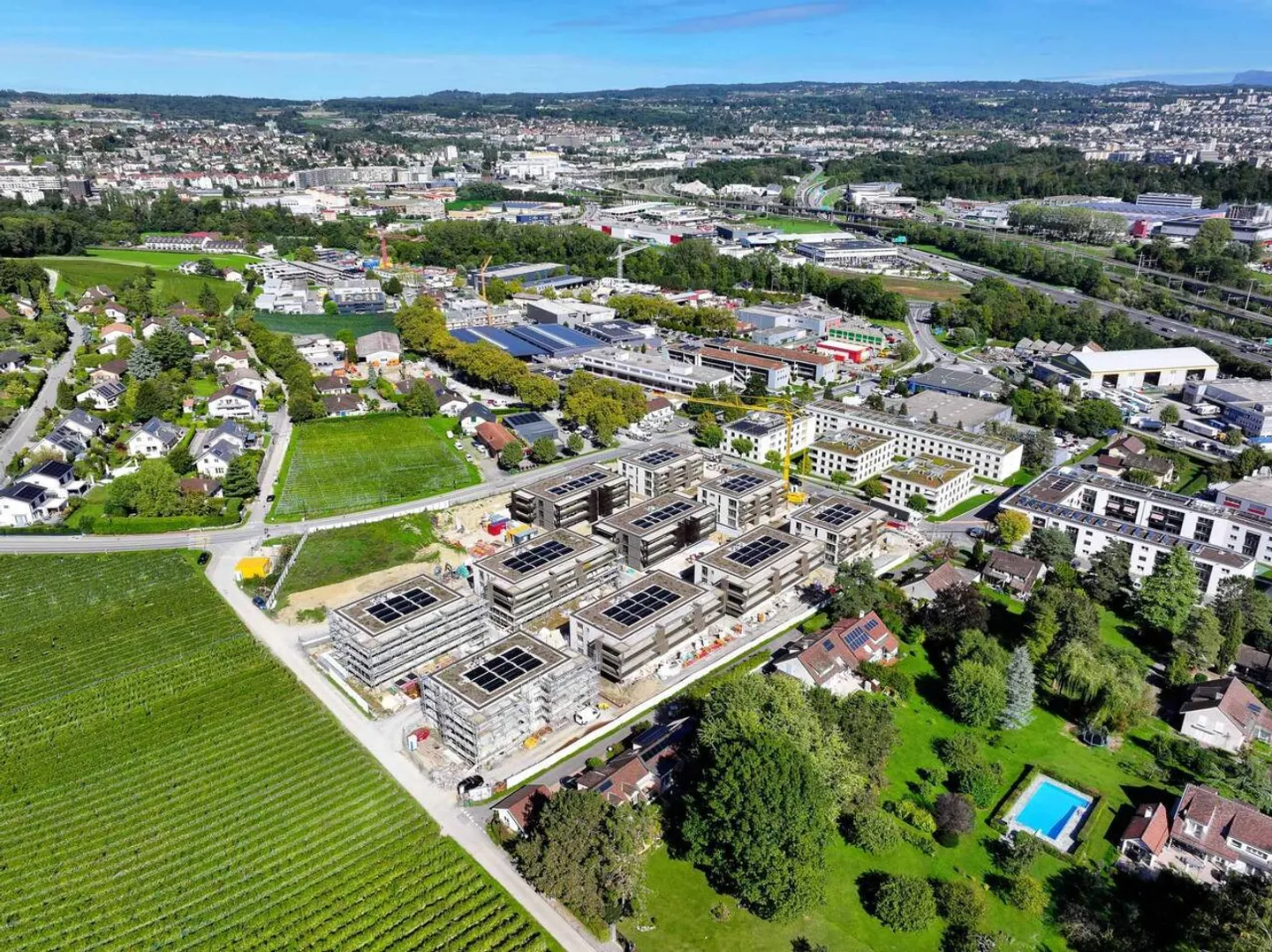 Élégant bâtiment neuf de 3,5 pièces avec grande terrasse et jardin privé - Photo 7 sur 8