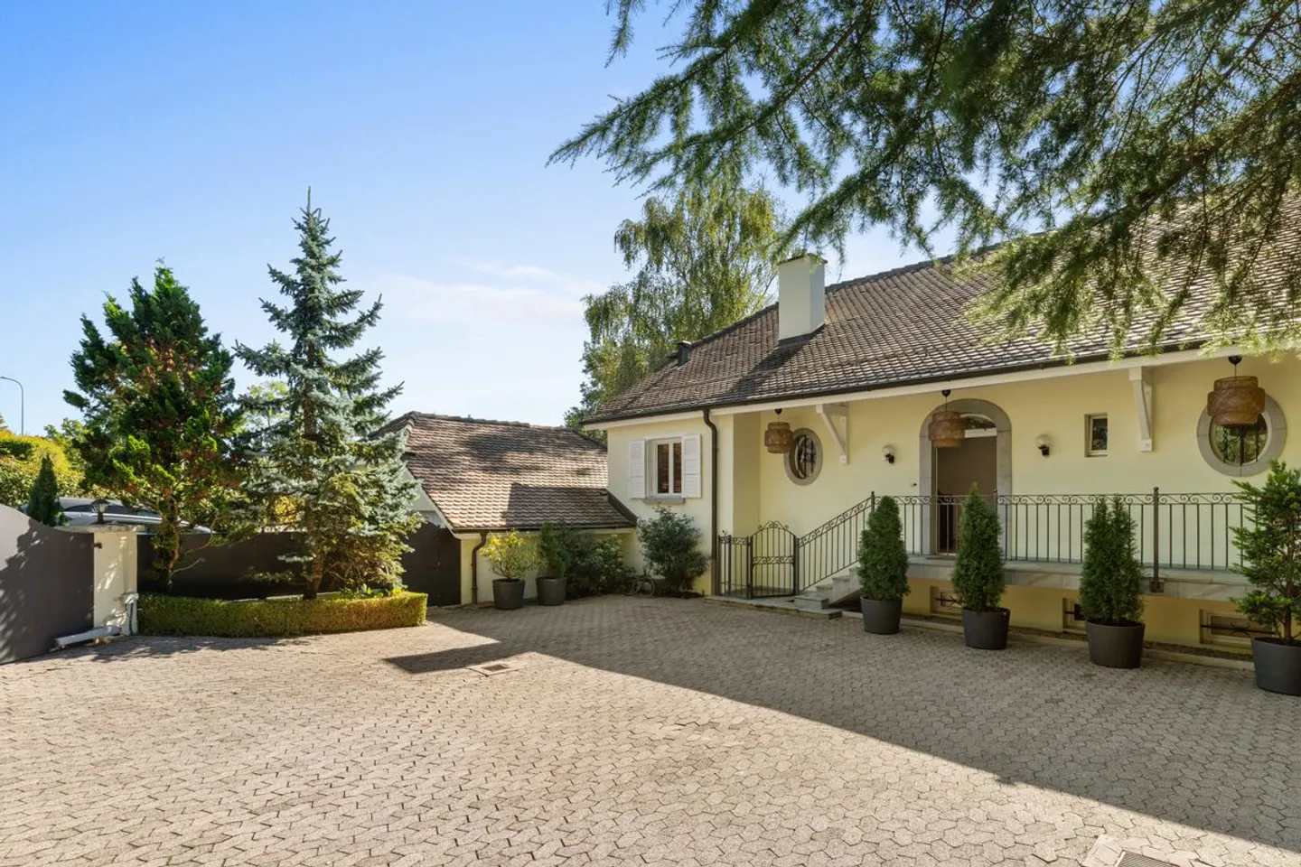 Villa for sale - Photo 1 of 13