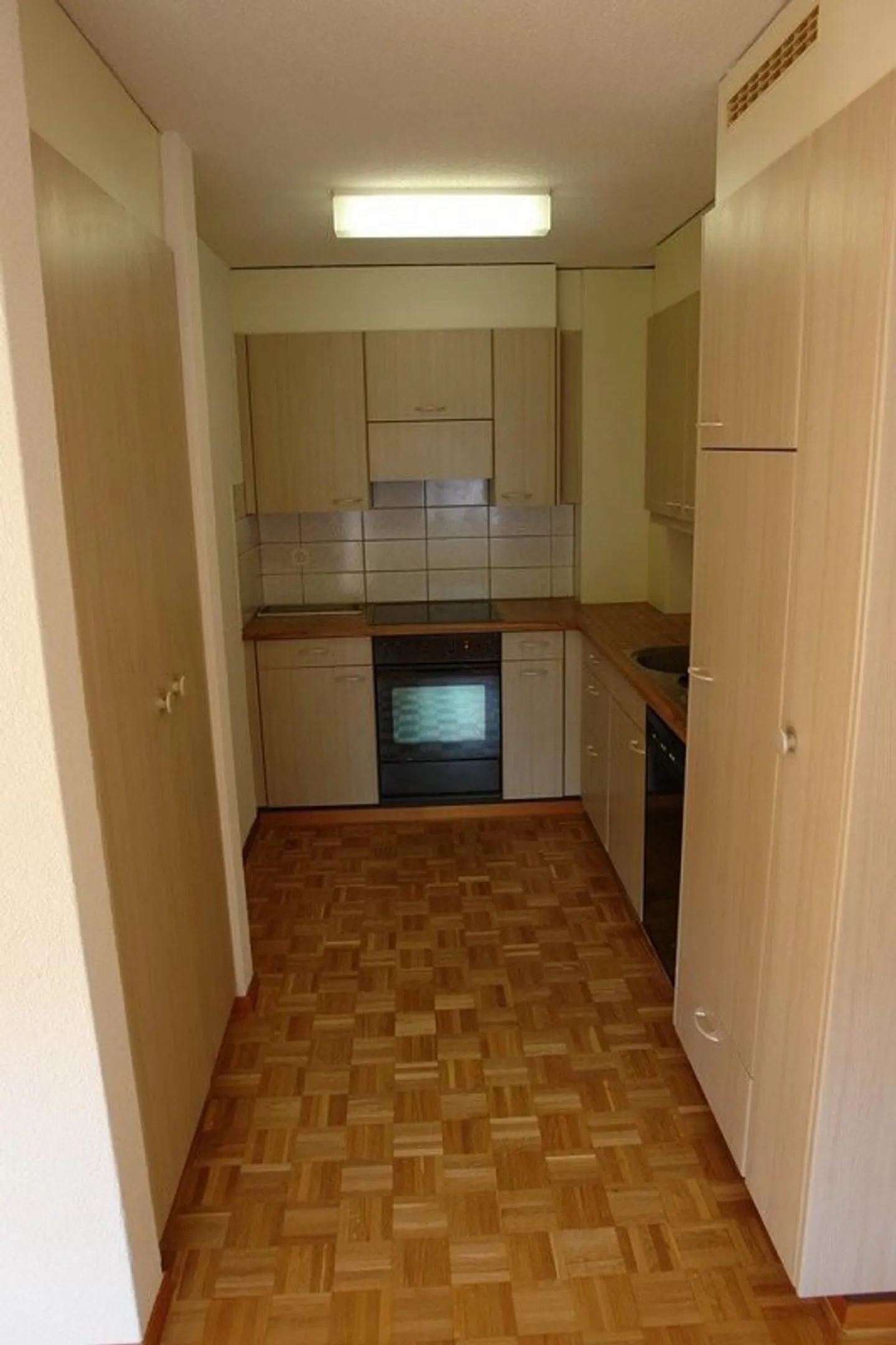 Quiet 3.5 Room Apartment in Stallikon - Photo 3 of 10