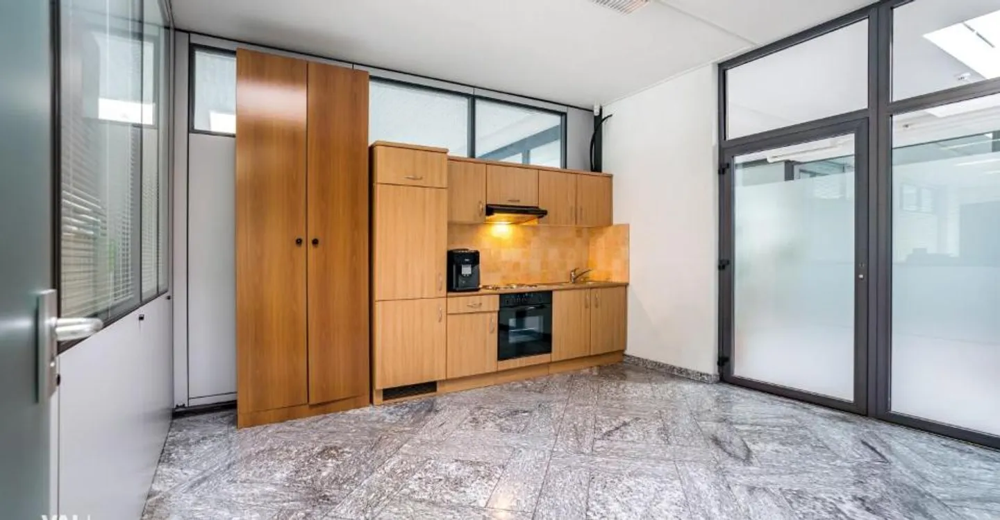 Spazio ufficio moderno a Eyholz - facilmente accessibile e idealmente situato - Foto 7 di 12
