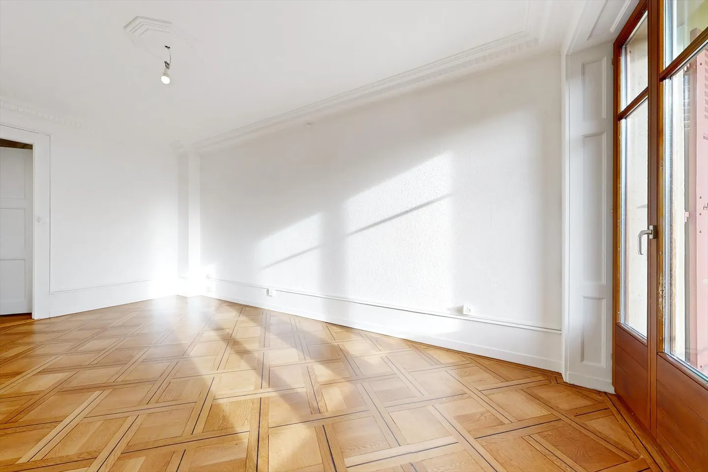 Affascinante nel cuore di Ginevra - Foto 3 di 4