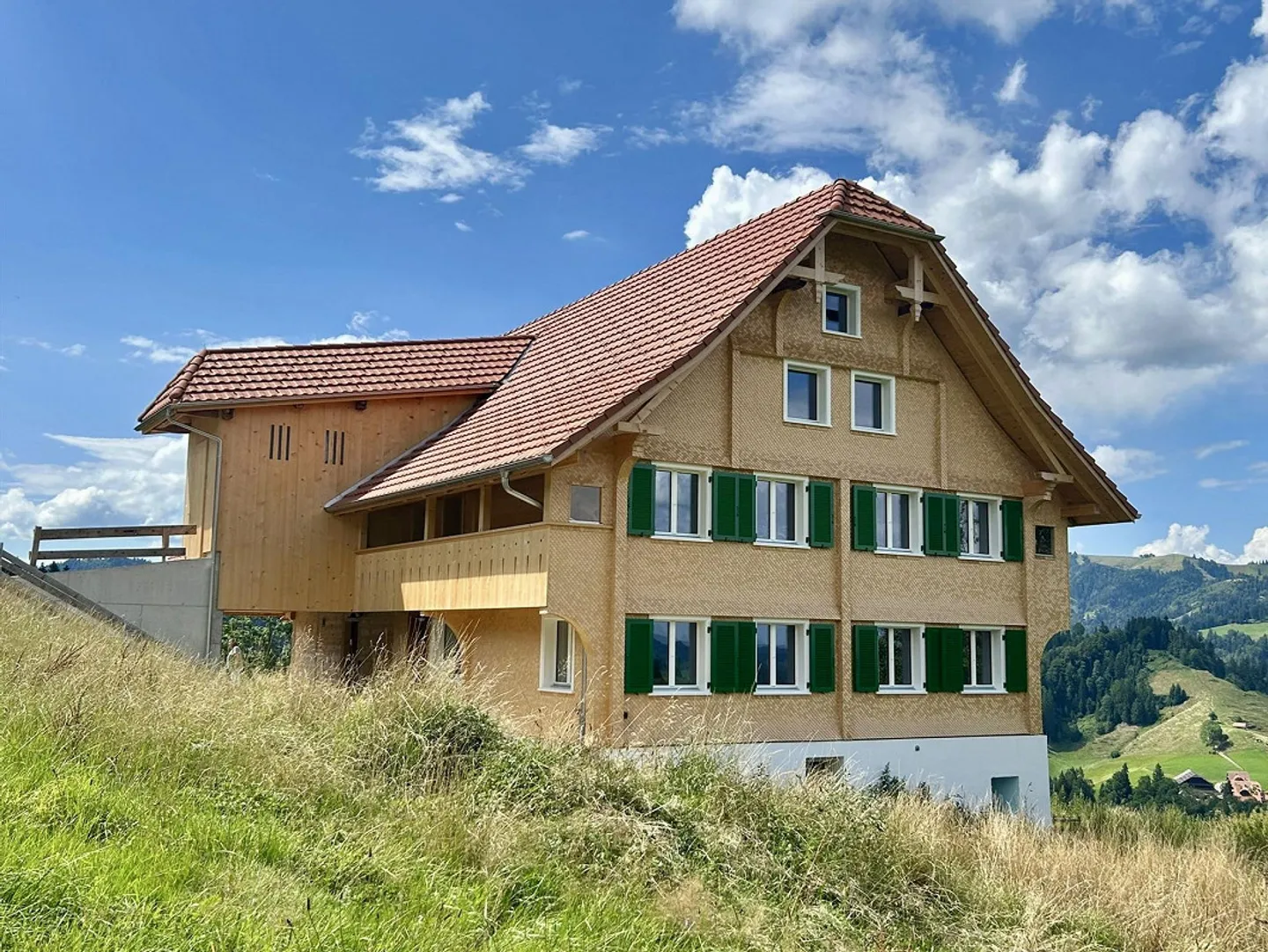 «Erstbezug von charmantem 2-Familienhaus im idyllischen Entlebuch» - Foto 2 von 17