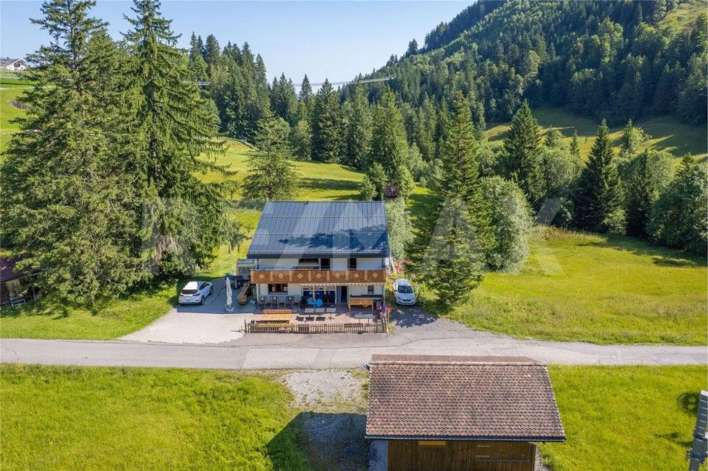 Grande casa con appartamento di 5,5 stanze e ristorante, Sattel-Hochstuckli SZ - Foto 1 di 13