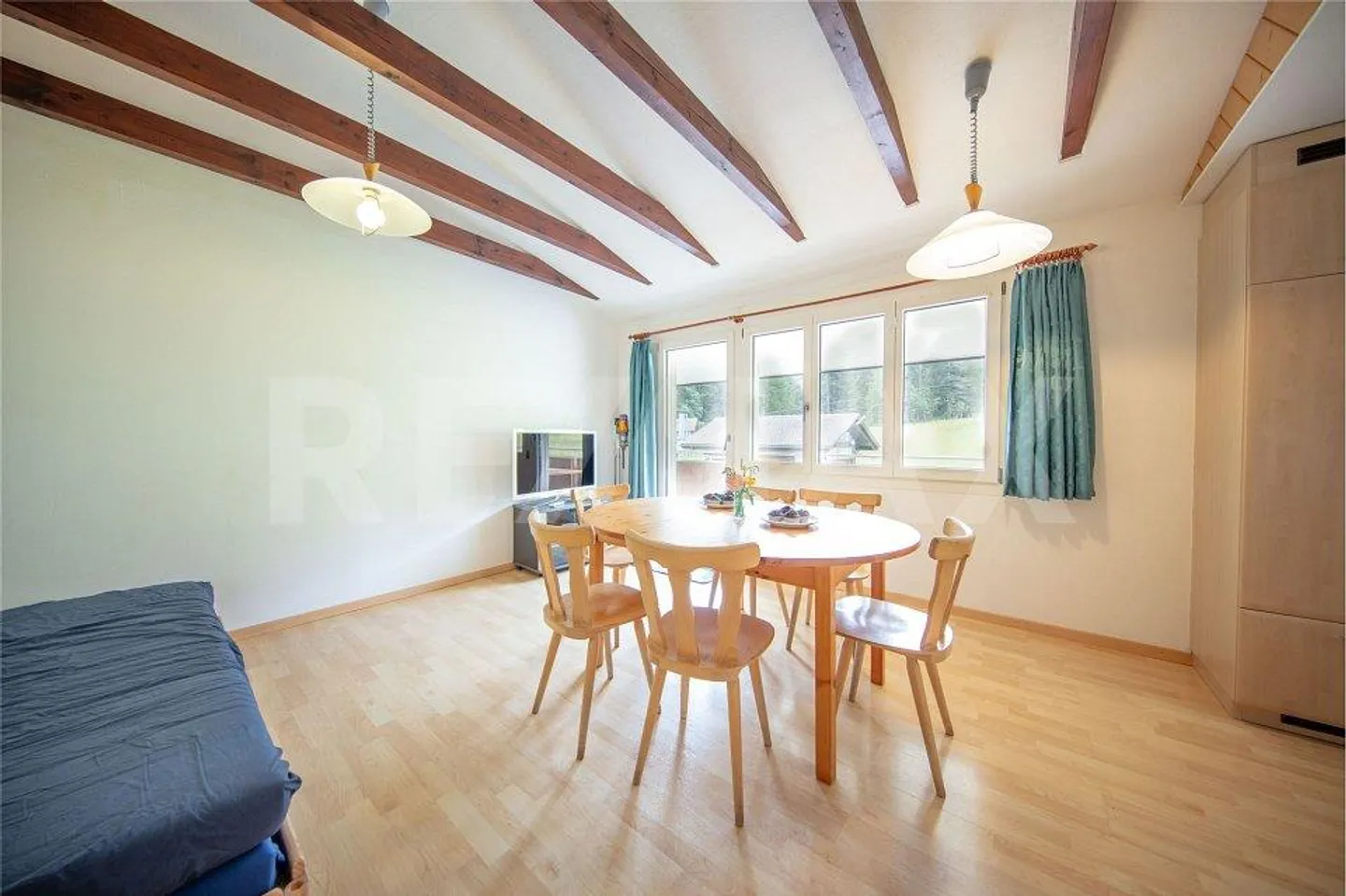 Grande casa con appartamento di 5,5 stanze e ristorante, Sattel-Hochstuckli SZ - Foto 2 di 13