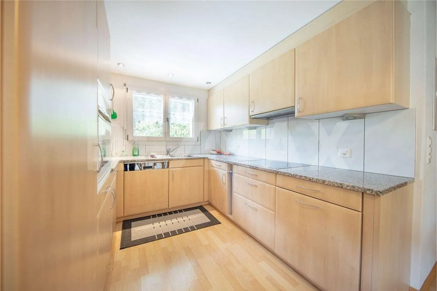Grande casa con appartamento di 5,5 stanze e ristorante, Sattel-Hochstuckli SZ - Foto 4 di 13