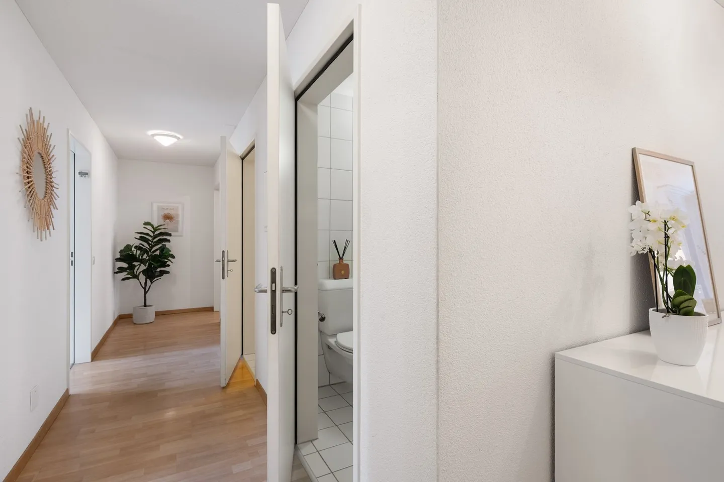 Appartement de jardin - spacieux et bien conçu - Photo 4 sur 8