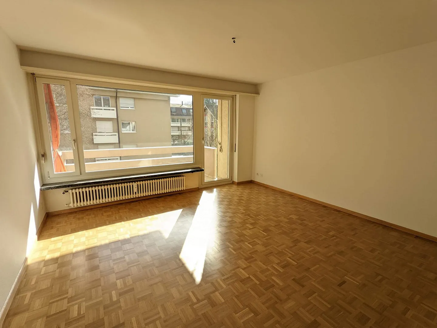 Belle et calme appartement de 3,5 pièces à Reinach - Photo 2 sur 8