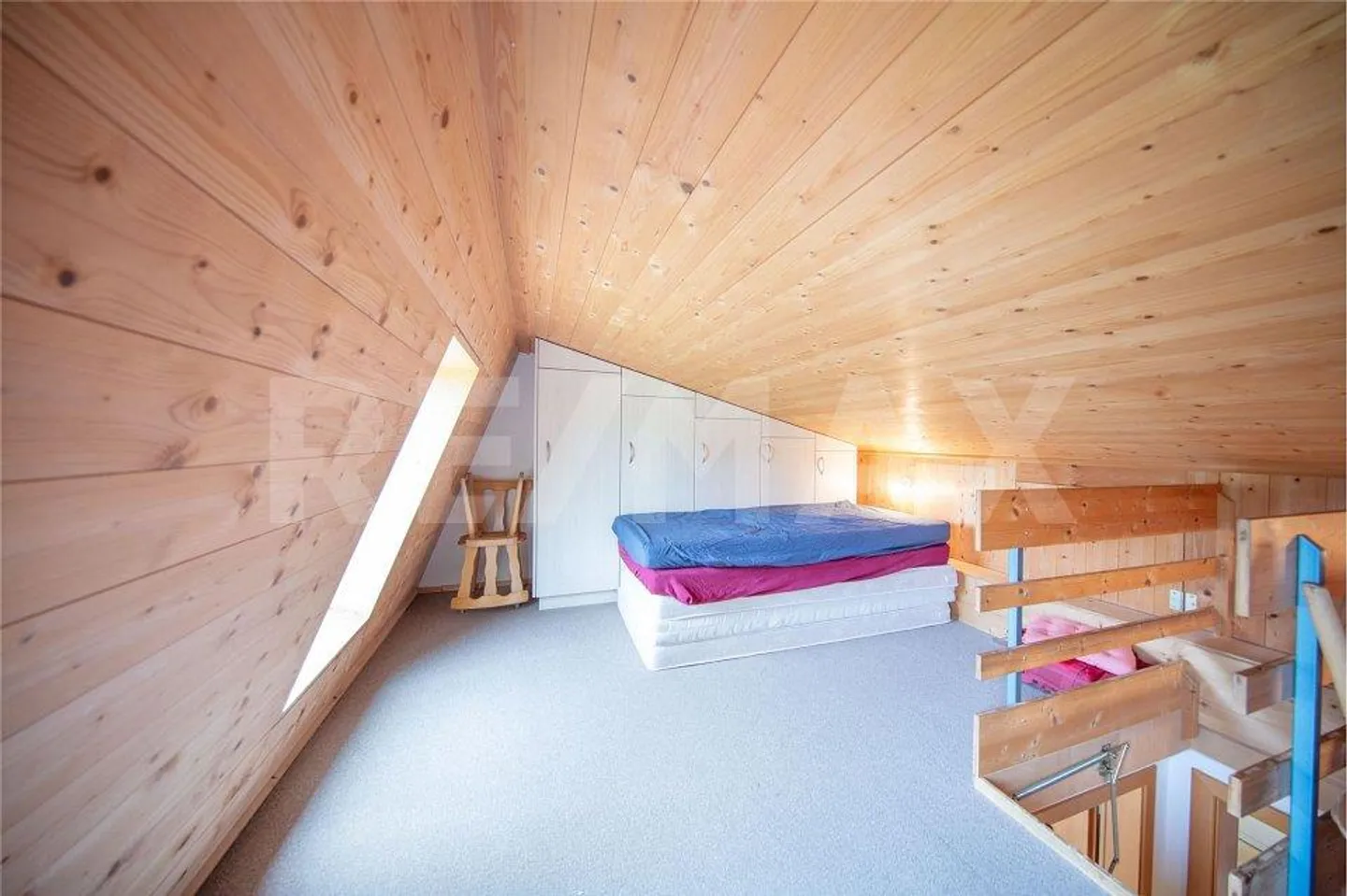 Grande casa con appartamento di 5,5 stanze e ristorante, Sattel-Hochstuckli SZ - Foto 7 di 13