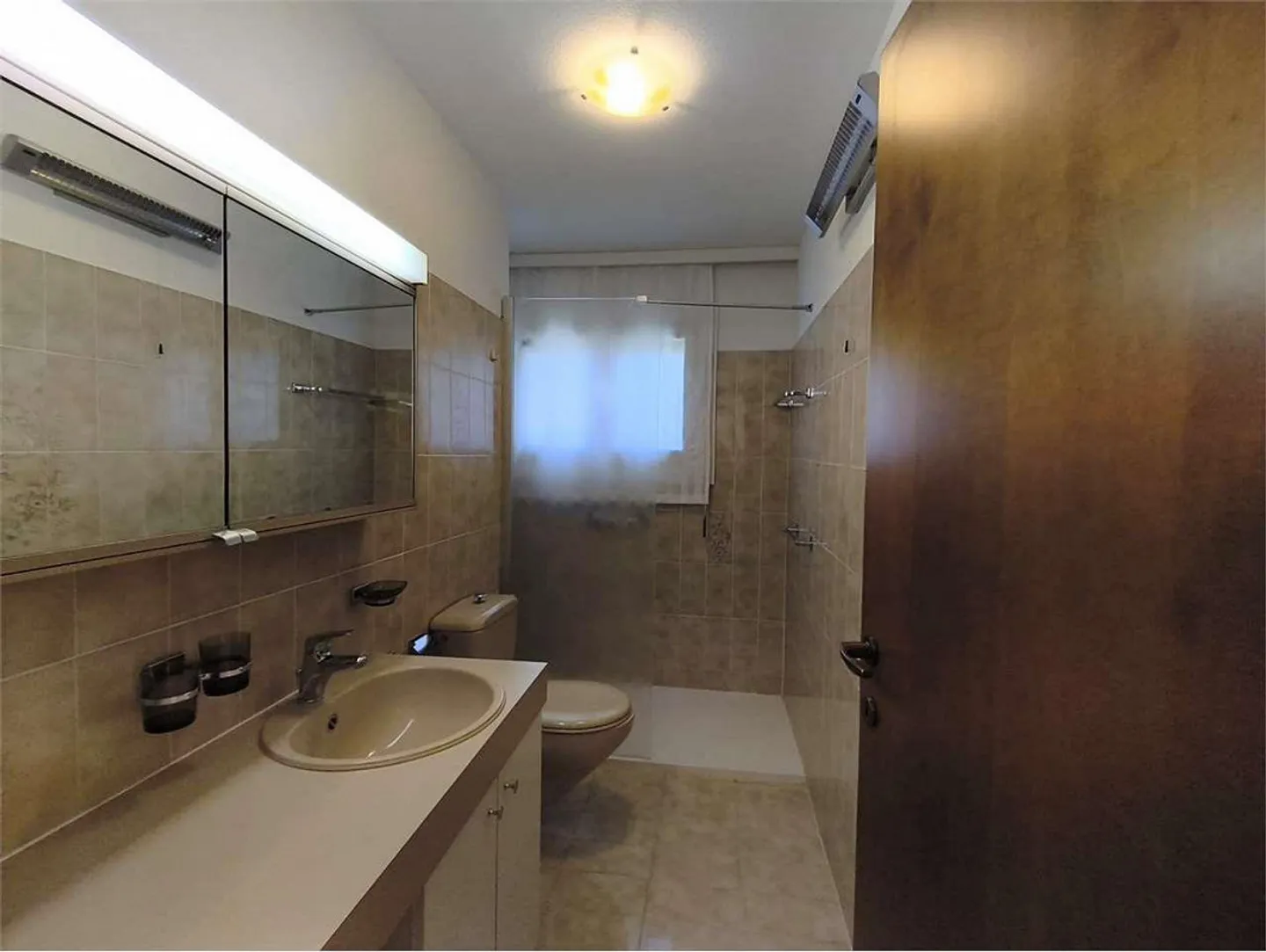 Caslano - Spacious 3.5 Rooms on the Ground Floor with Garden - Just a Stone's Throw Away - Photo 5 of 11