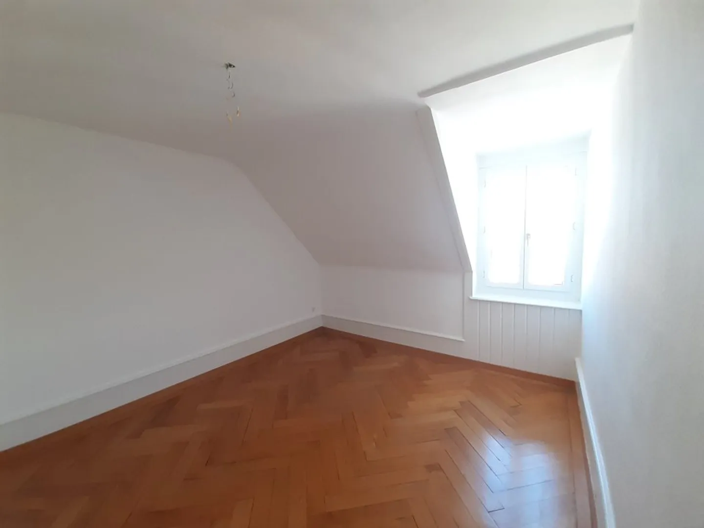 00076 - 4-Zimmer-Wohnung - Beau-Site 1 - La Chaux-de-Fonds - Foto 5 von 7