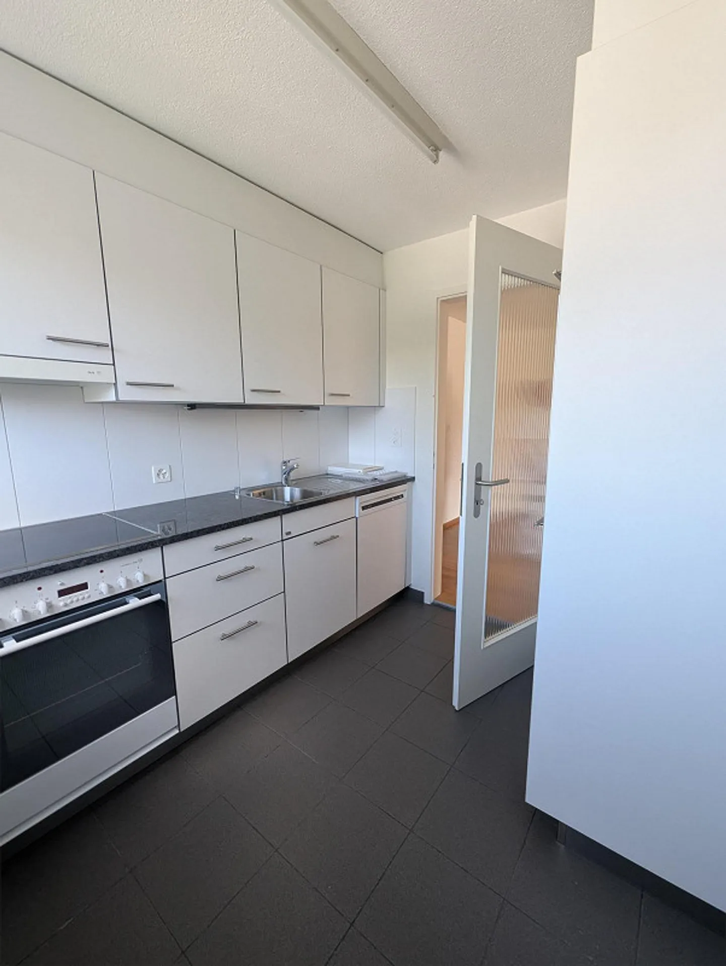 Belle et calme appartement de 3,5 pièces à Reinach - Photo 7 sur 8