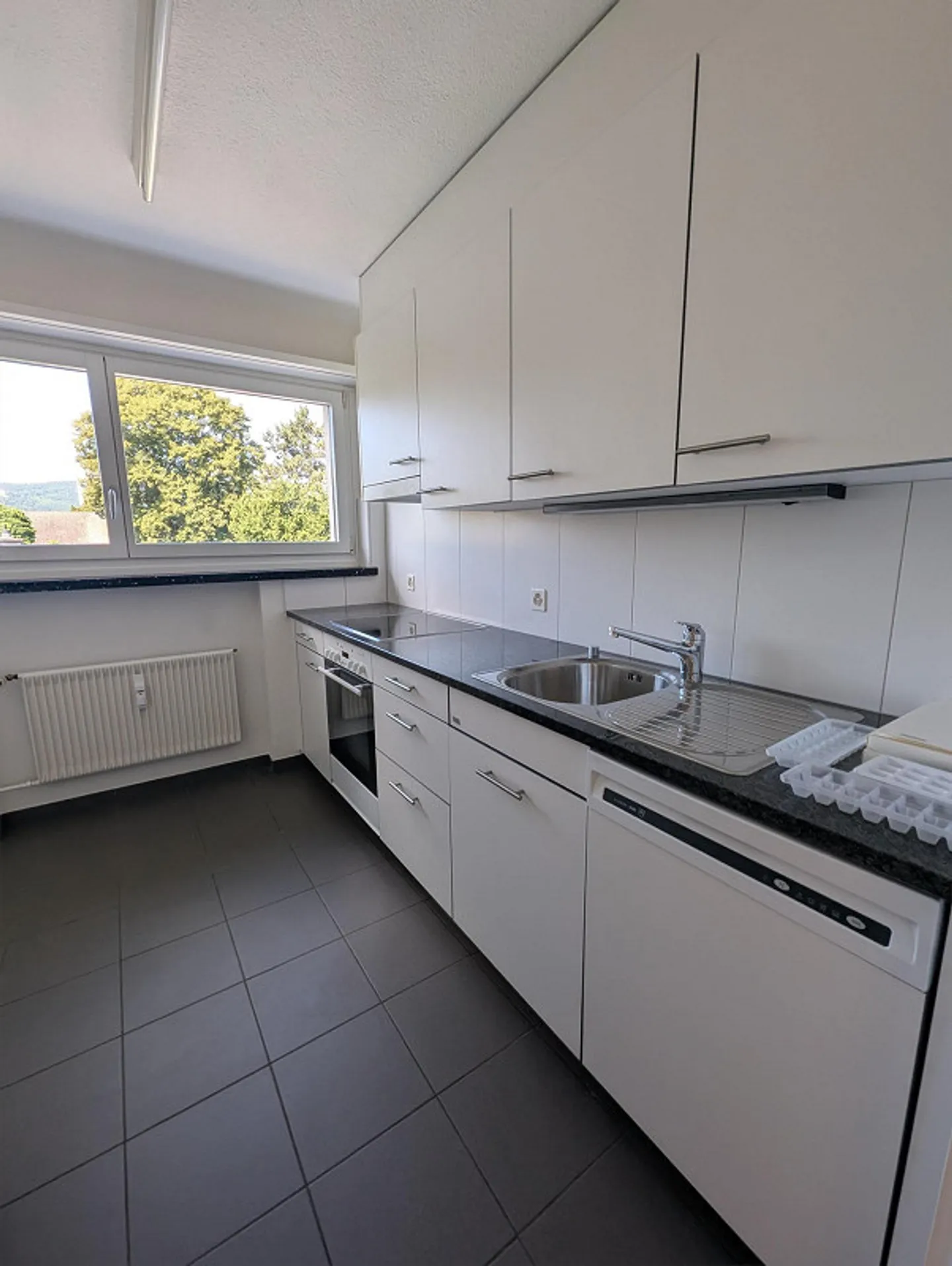 Belle et calme appartement de 3,5 pièces à Reinach - Photo 6 sur 8