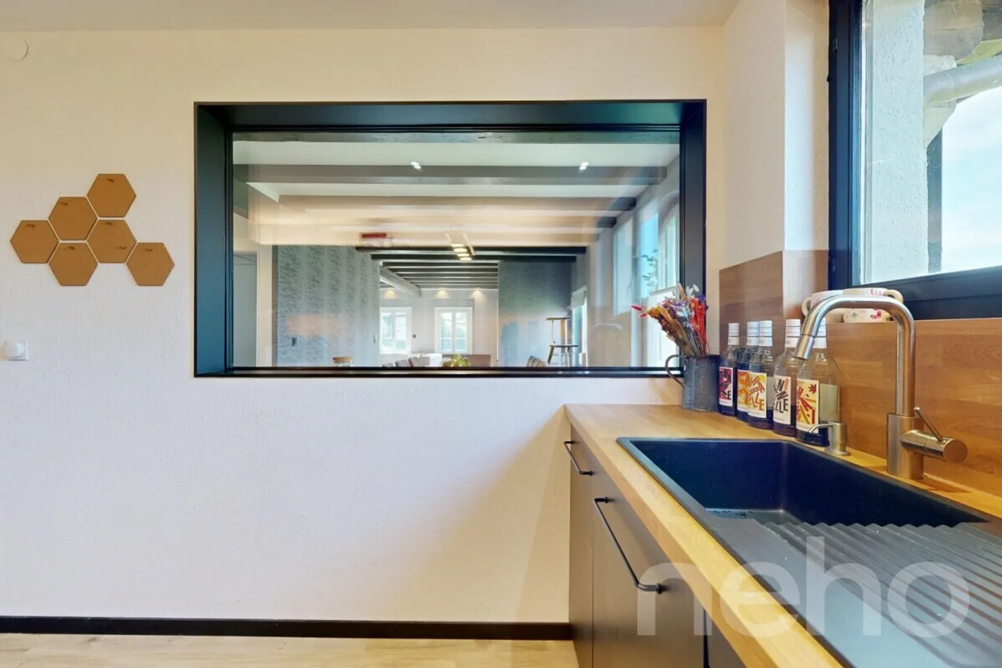 Magnificent renovated detached house - Photo 2 of 12