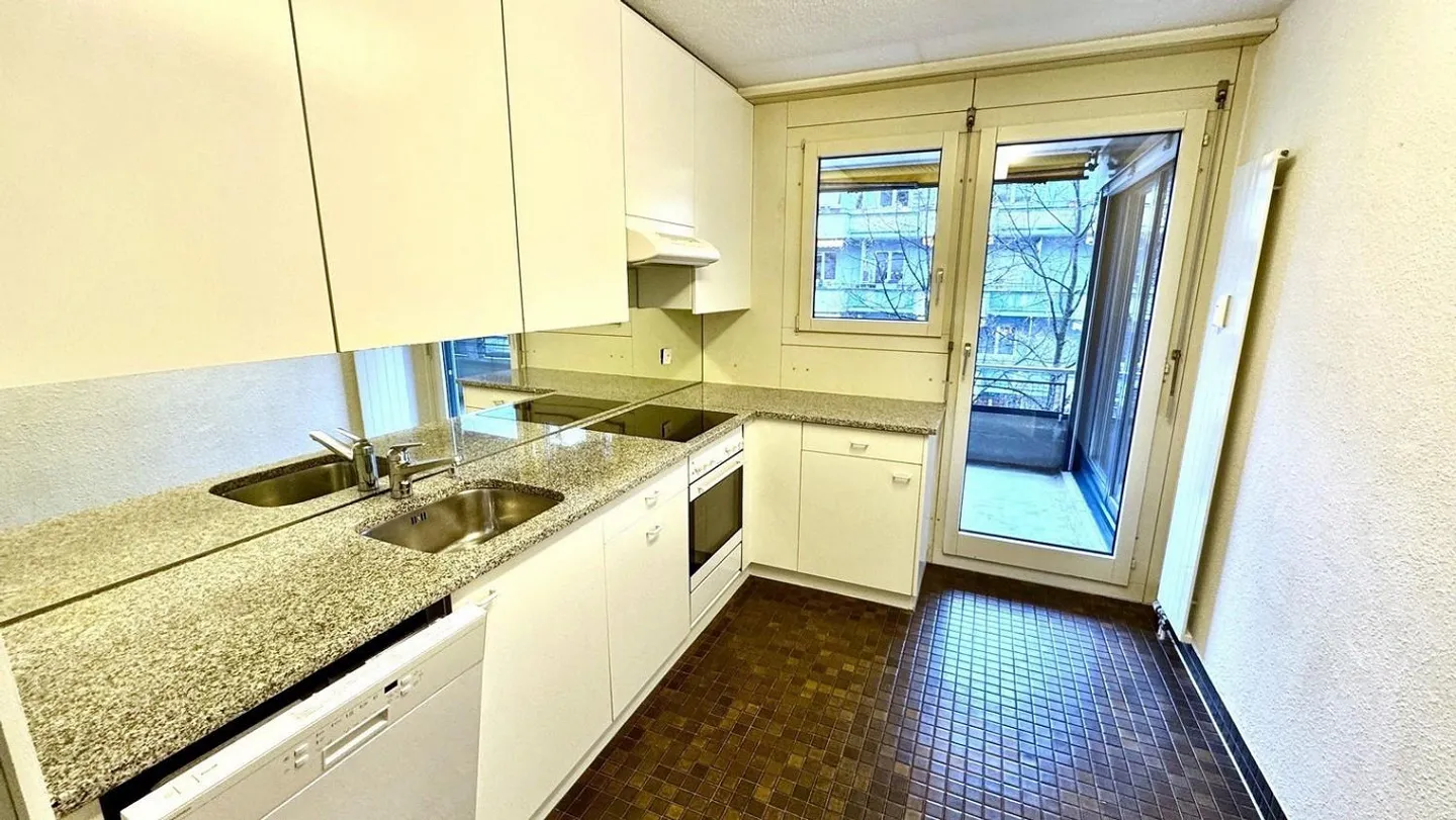 Emplacement ensoleillé et grandes fenêtres, à 5 minutes à pied du lac de Zurich - Photo 8 sur 13