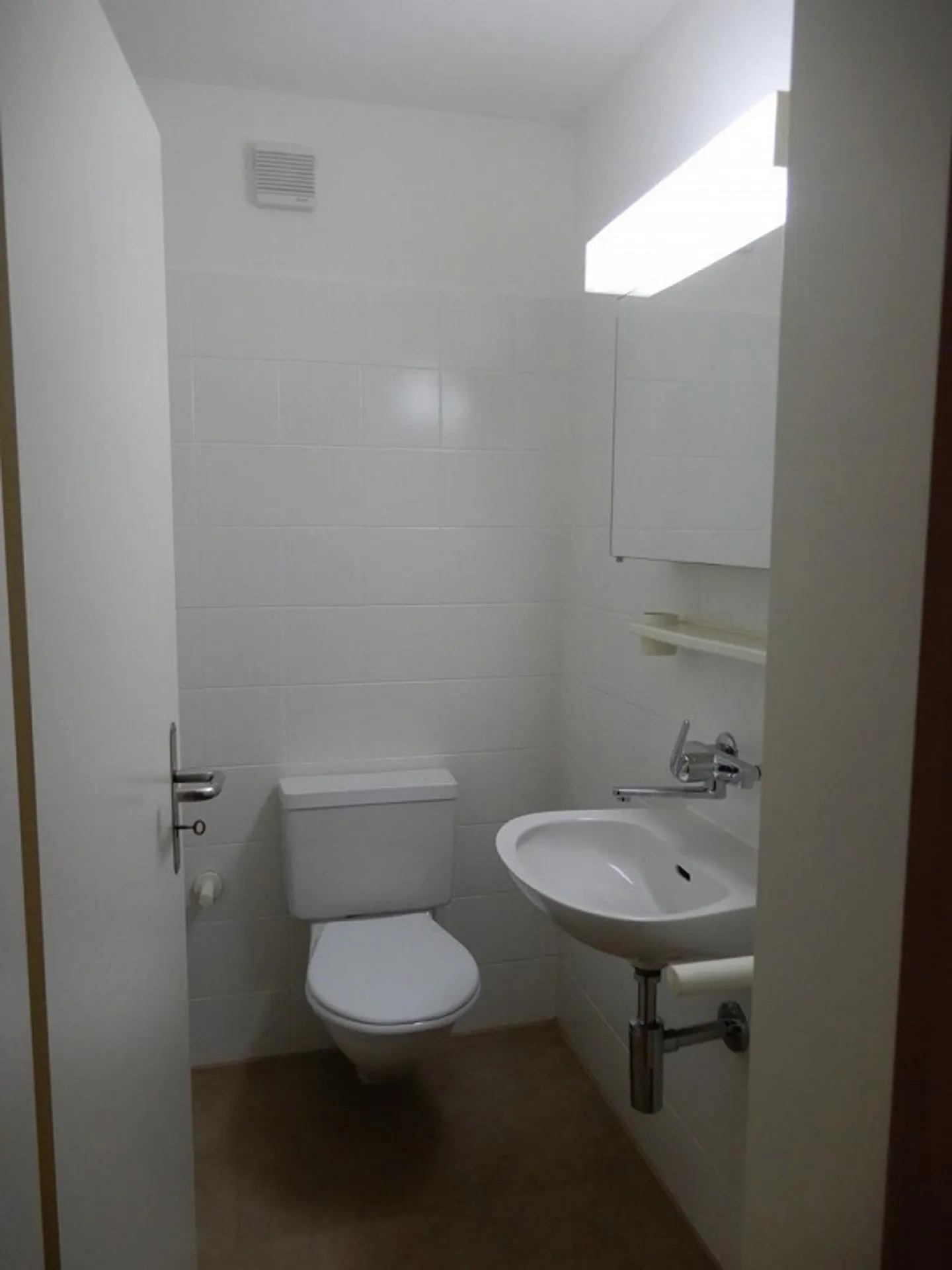 Emplacement ensoleillé et grandes fenêtres, à 5 minutes à pied du lac de Zurich - Photo 13 sur 13