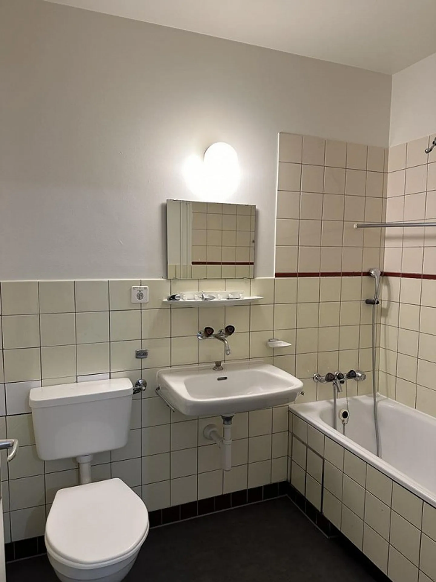 3-room apartment in a quiet rear building - Photo 6 of 7