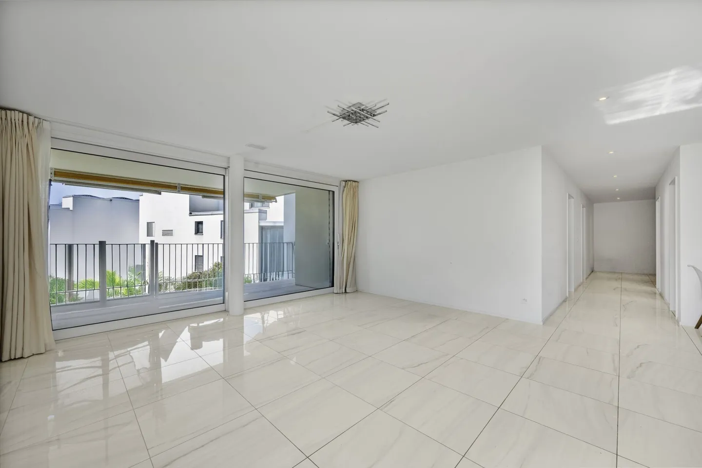 MODERN LIVING 4.5 Room Apartment with Lots of Comfort and Sunny Terrace. - Photo 1 of 13