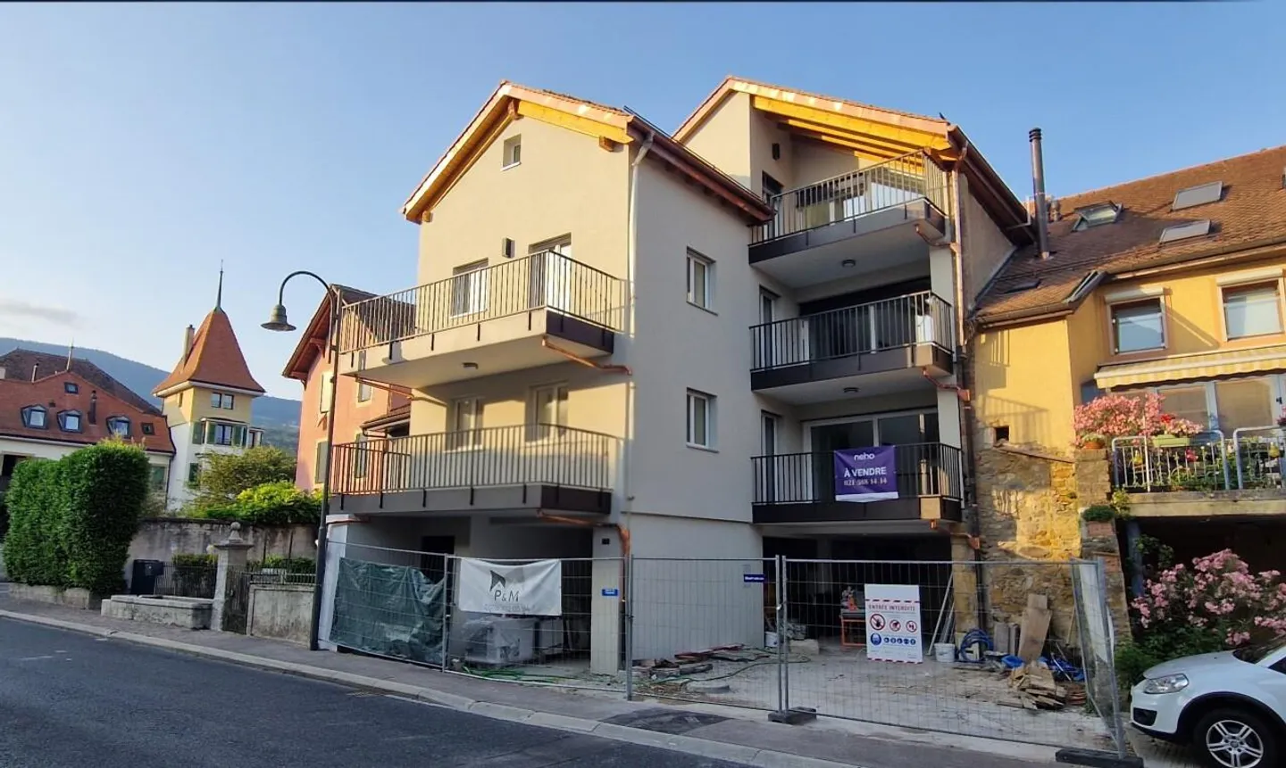 3.5 pièces neuf de standing avec ascenseur privé à Champagne - Photo 11 sur 13