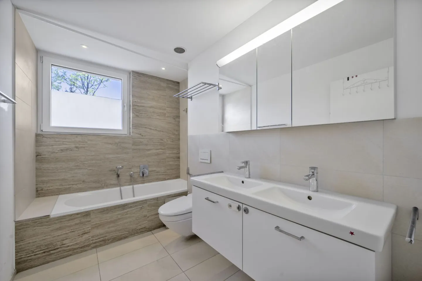MODERN LIVING 4.5 Room Apartment with Lots of Comfort and Sunny Terrace. - Photo 10 of 13