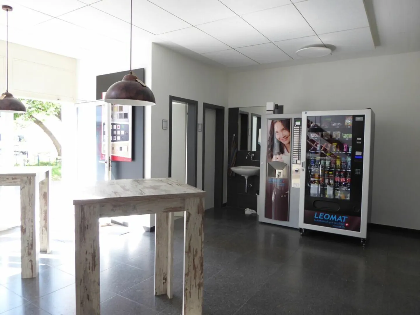 Uffici e spazi commerciali in una posizione ben collegata - Foto 8 di 12