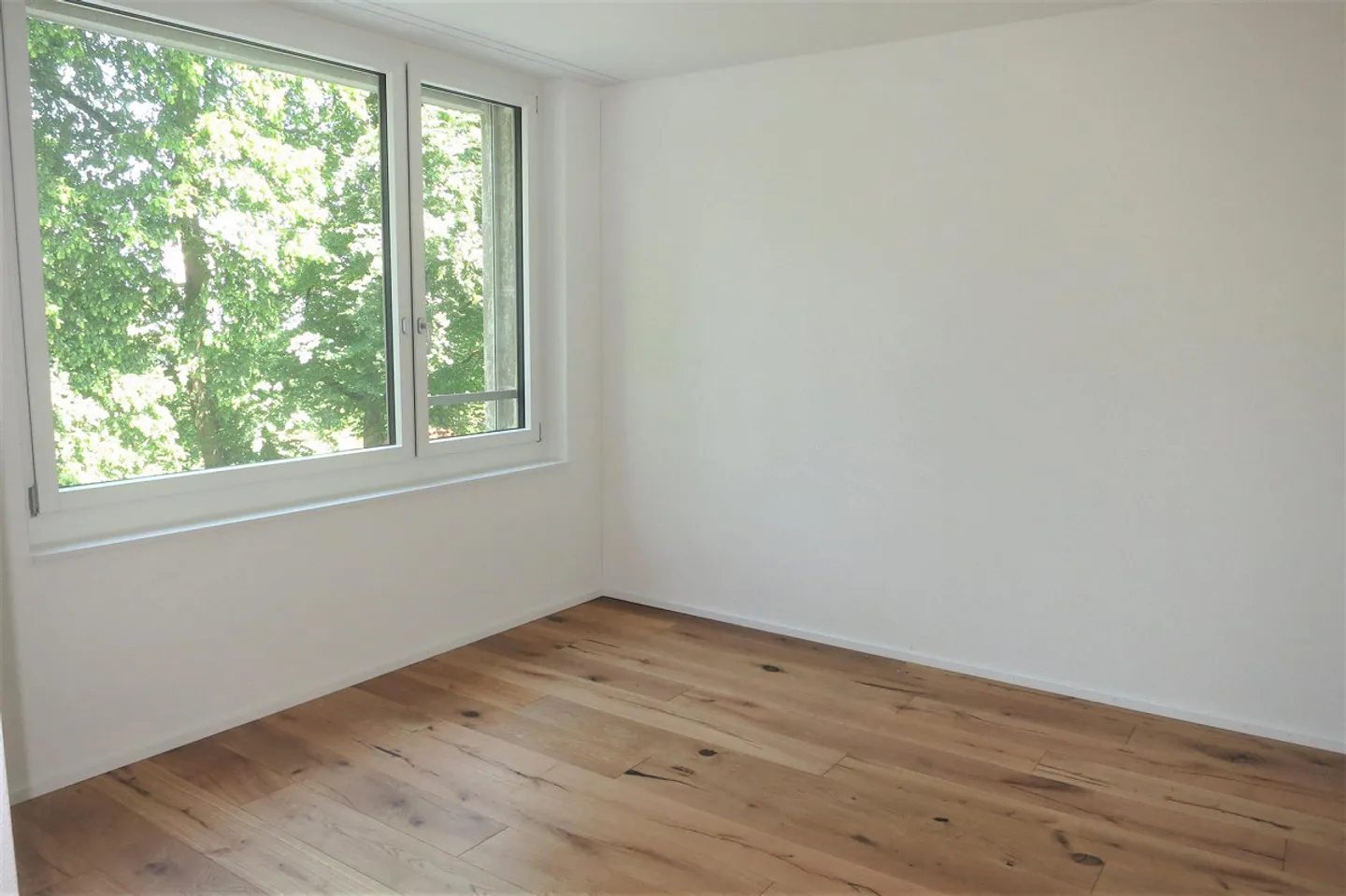 Appartement moderne de 3,5 pièces (2ème étage) au centre de Frauenfeld - Photo 3 sur 6