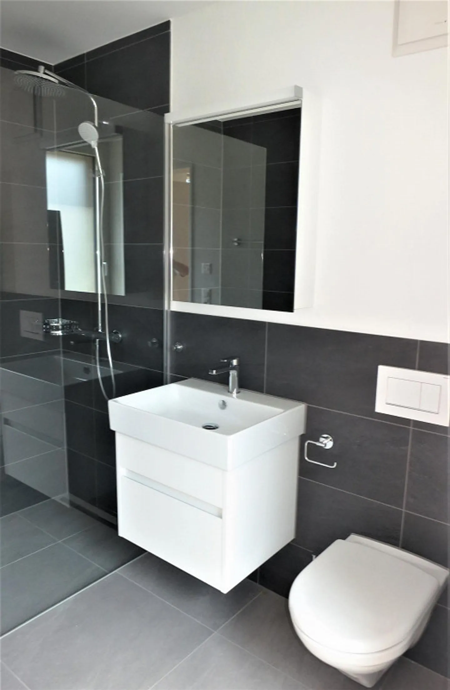 Appartement moderne de 3,5 pièces (2ème étage) au centre de Frauenfeld - Photo 4 sur 6