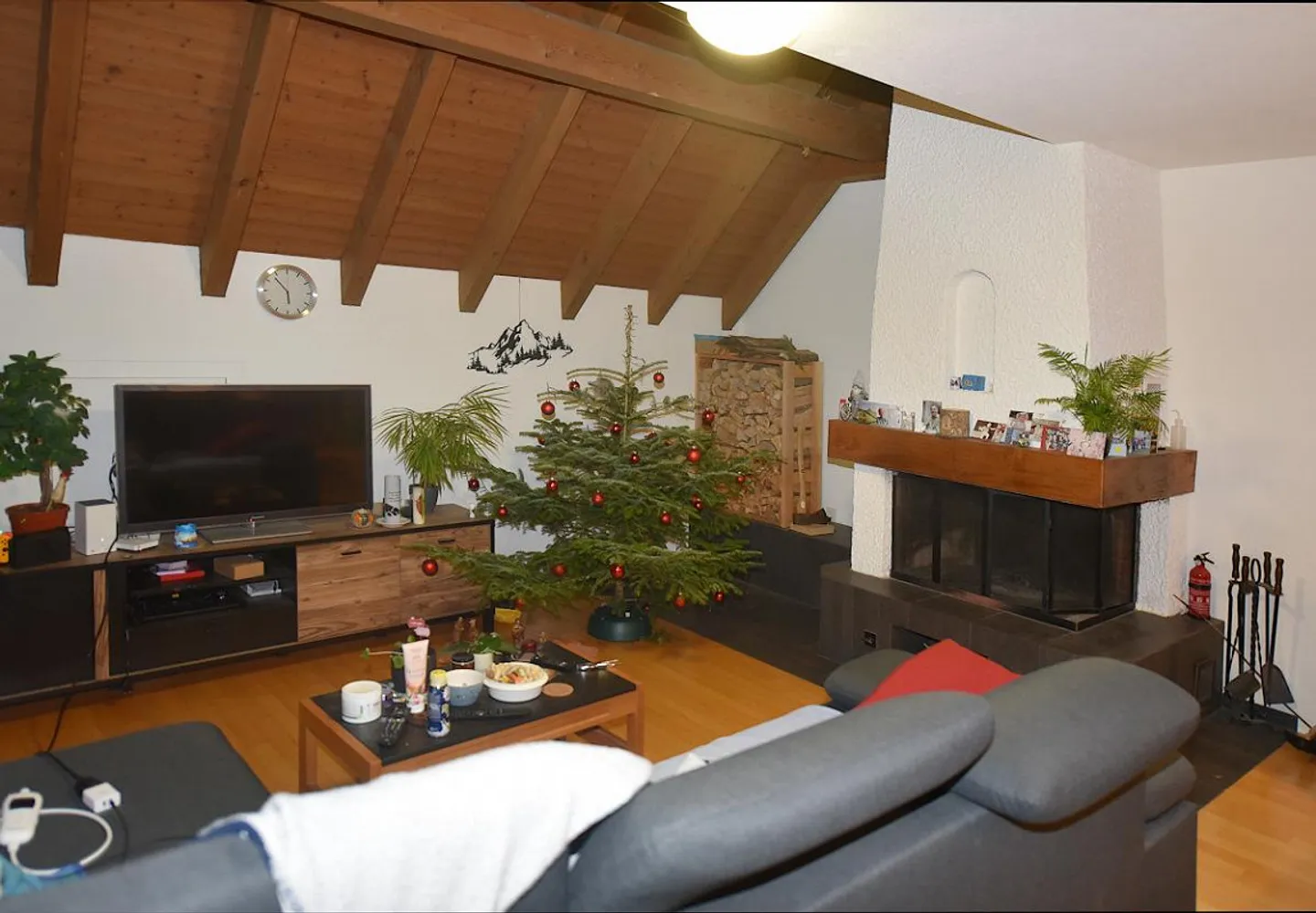 Appartement en duplex de 4,5 pièces dans un endroit calme - Photo 2 sur 6