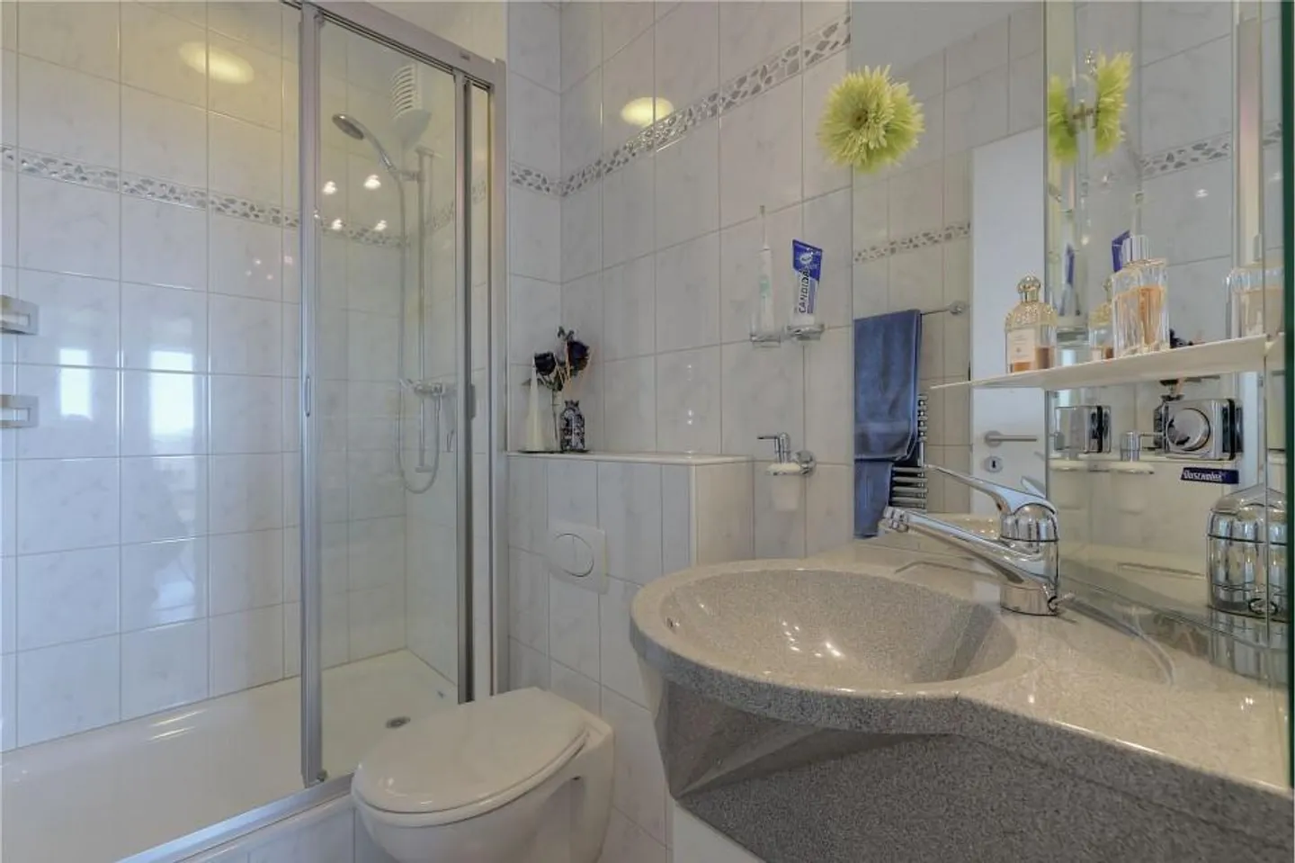 Modern 4½-room apartment with balcony glazing and panoramic view on the 12th floor - Photo 11 of 13