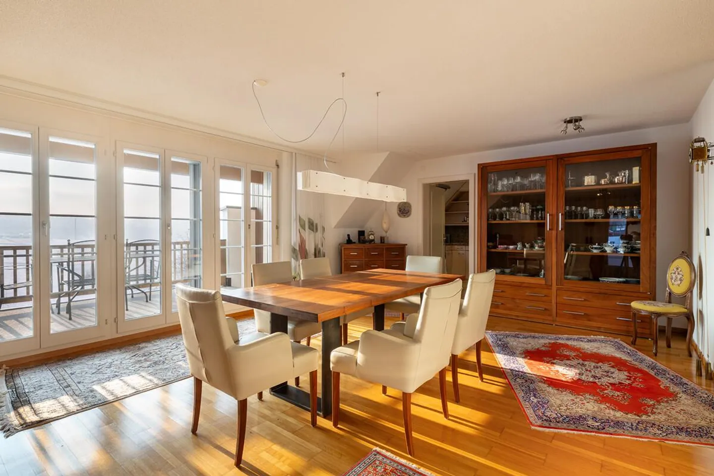 Geräumige Dachgeschosswohnung in Uitikon - Foto 1 von 6