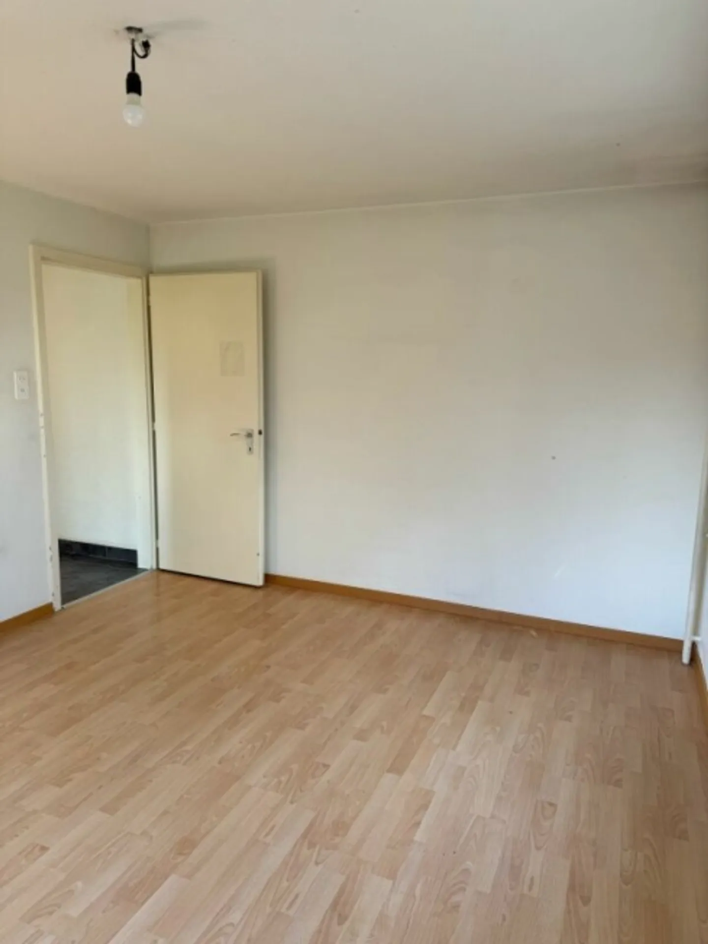 Oasis de détente au bord de l'étang - Charmant appartement de 3 pièces dans un éclat frais - Photo 6 sur 14