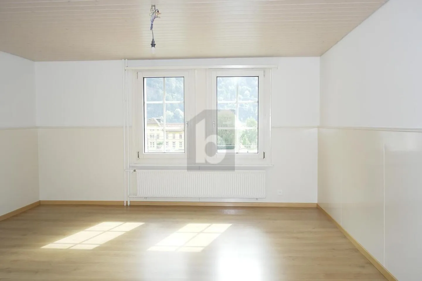 INVESTMENT WITH RETURNS AND PERSPECTIVE - Photo 1 of 6