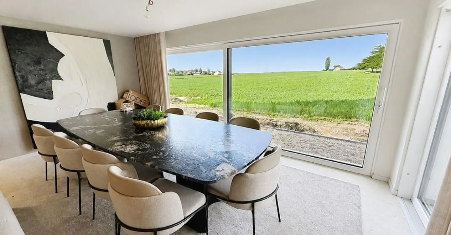 Elegance, spaciousness and breathtaking view - Photo 2 of 6