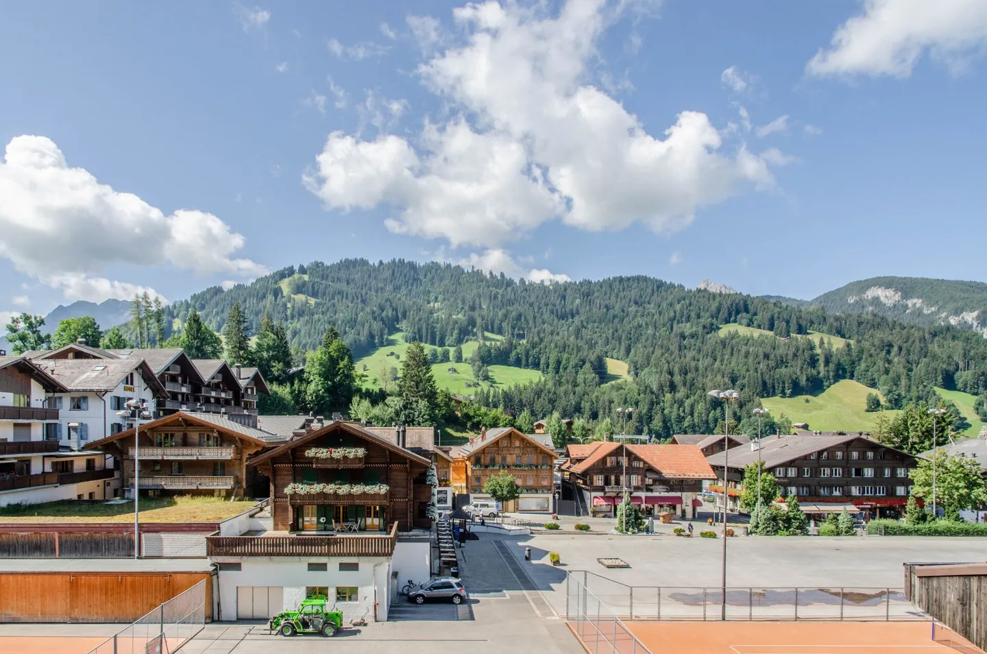 Appartement meublé de 2,5 pièces au centre de Gstaad à louer pour la saison d'hiver 25/26 - Photo 2 sur 10