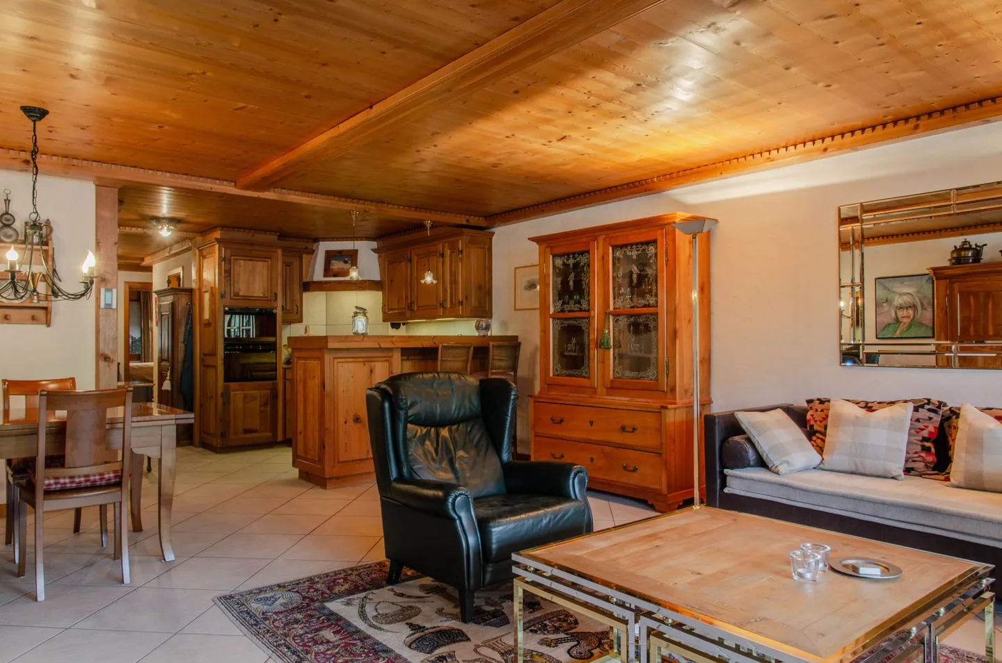 Appartement meublé de 2,5 pièces au centre de Gstaad à louer pour la saison d'hiver 25/26 - Photo 5 sur 10
