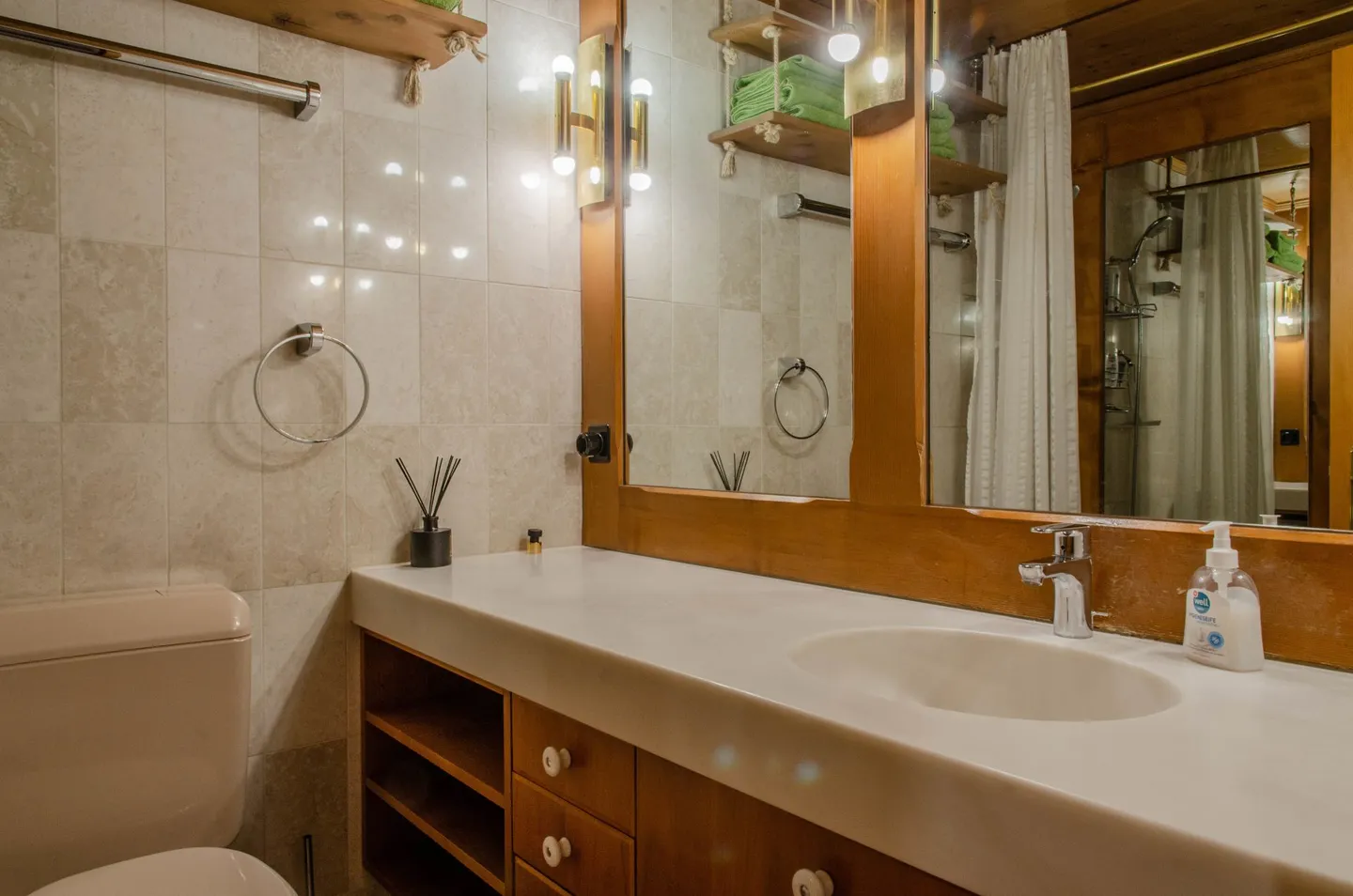 Appartement meublé de 2,5 pièces au centre de Gstaad à louer pour la saison d'hiver 25/26 - Photo 7 sur 10