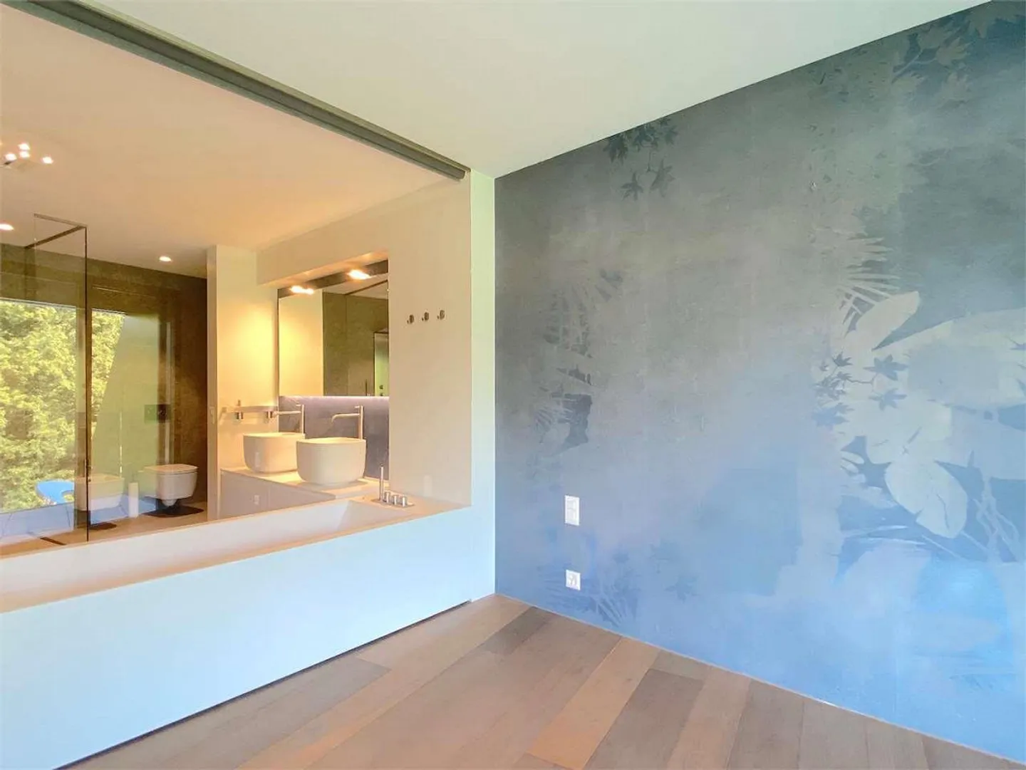 Luxury Apartment with Lake View in Paradiso - Photo 6 of 13