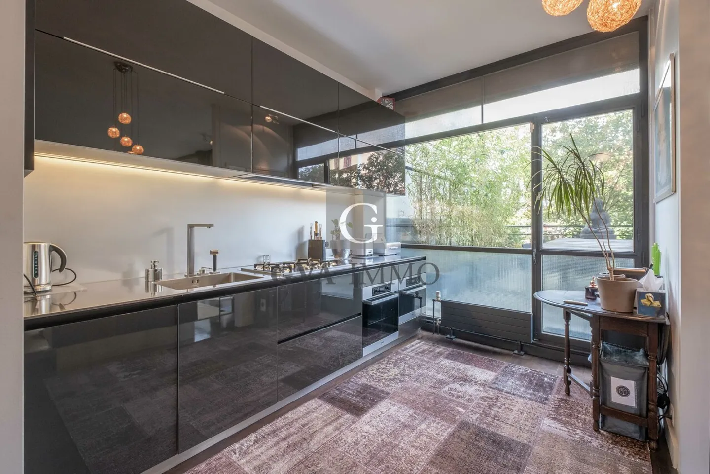 Wunderschöne Wohnung im Stadtzentrum von Genf mit großer Terrasse - Foto 2 von 7