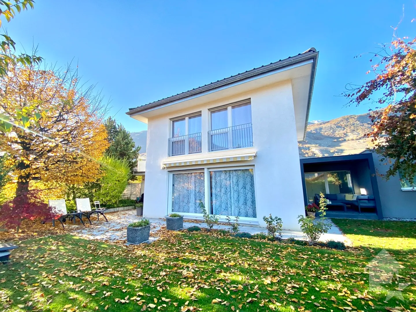 Magnifica villa moderna di 6,5 stanze! - Foto 1 di 35