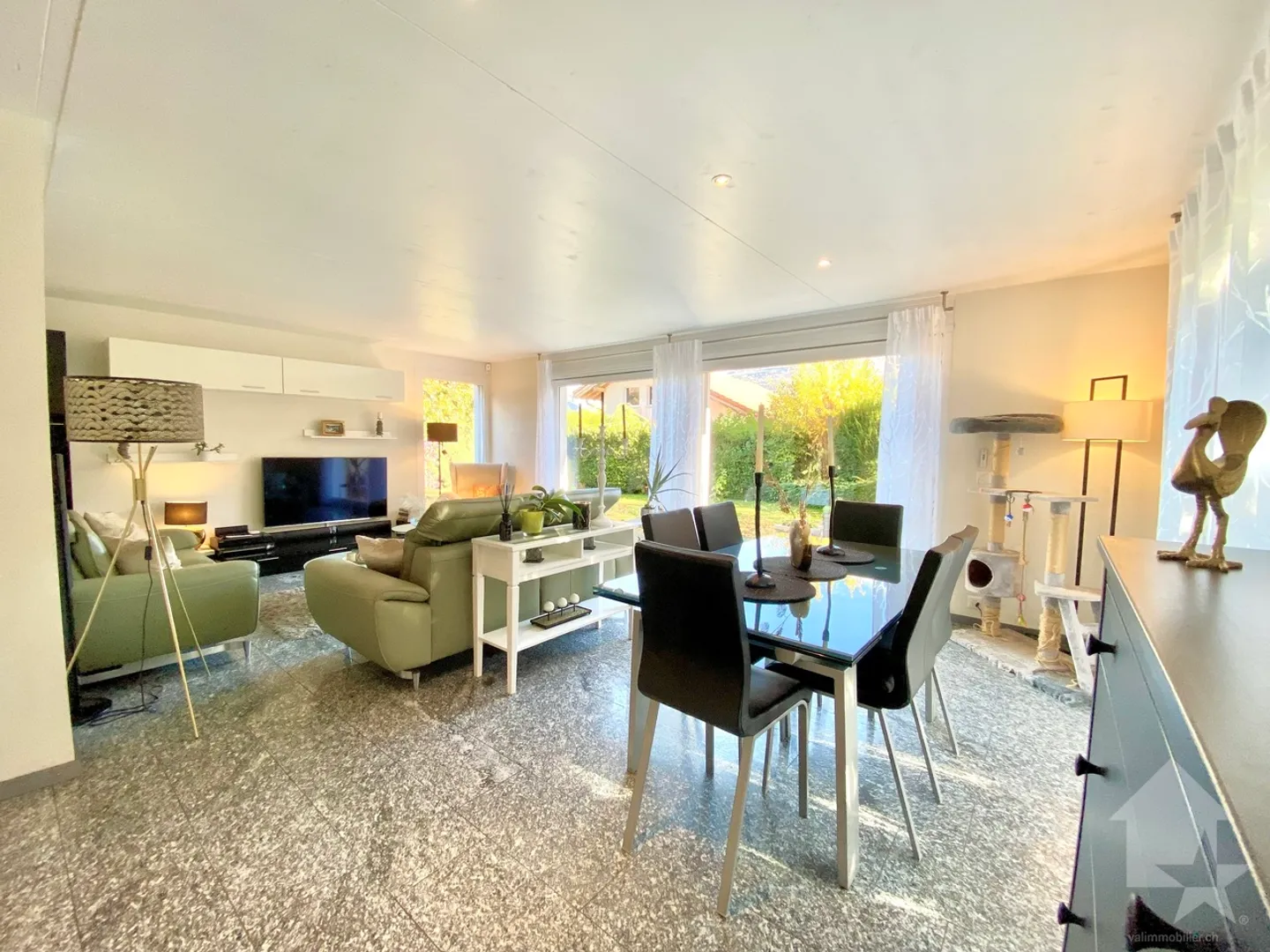 Magnifica villa moderna di 6,5 stanze! - Foto 3 di 35