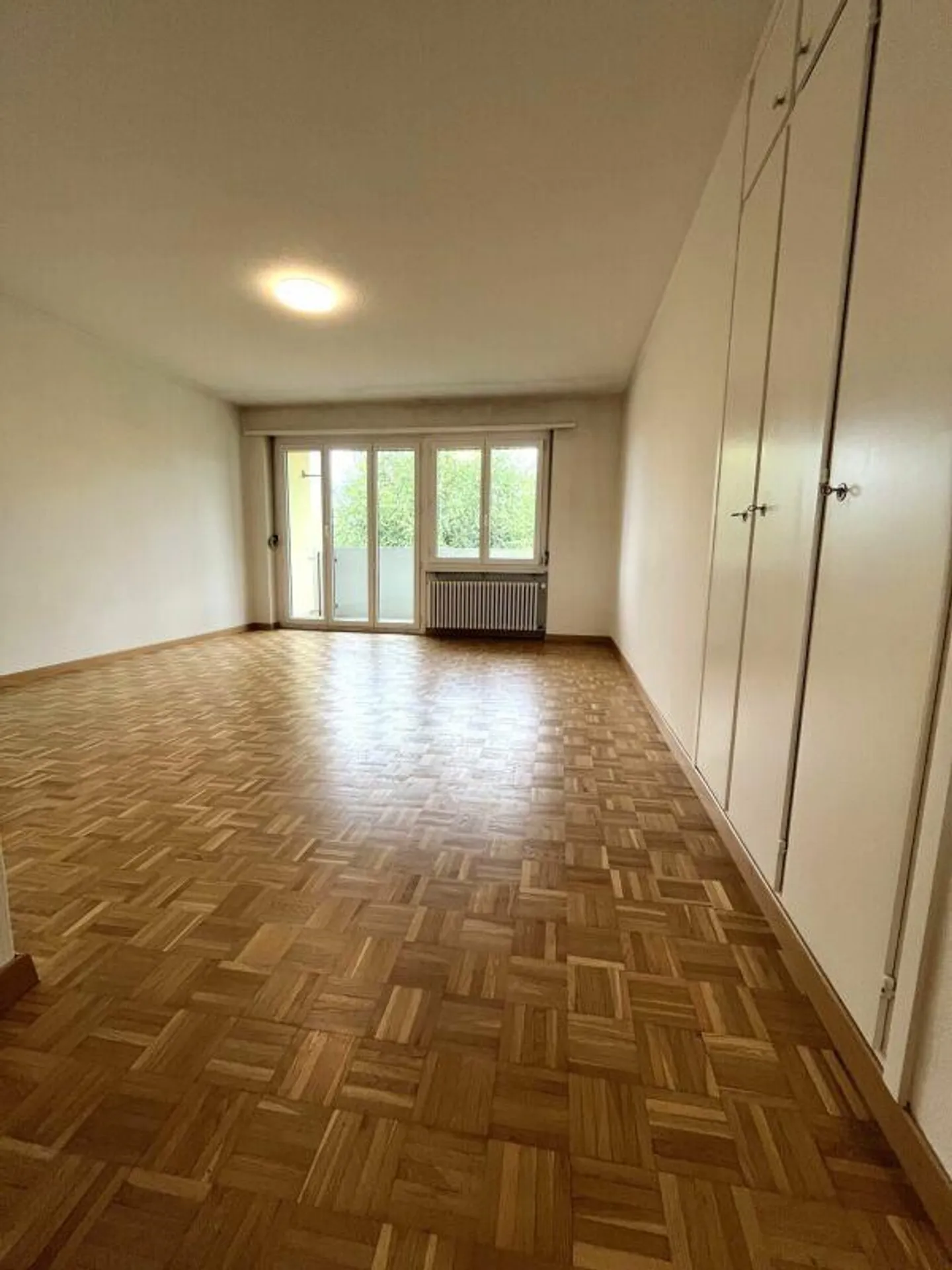 Quiet living, large rooms and a view of the greenery - Photo 4 of 9