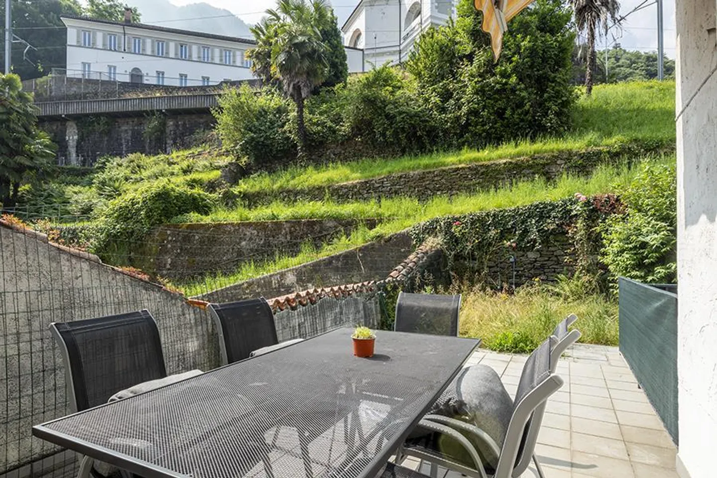 MAISON DE 5 PIÈCES À MAGADINO + APPARTEMENT DE 2,5 PIÈCES À REVENUS - Photo 2 sur 15