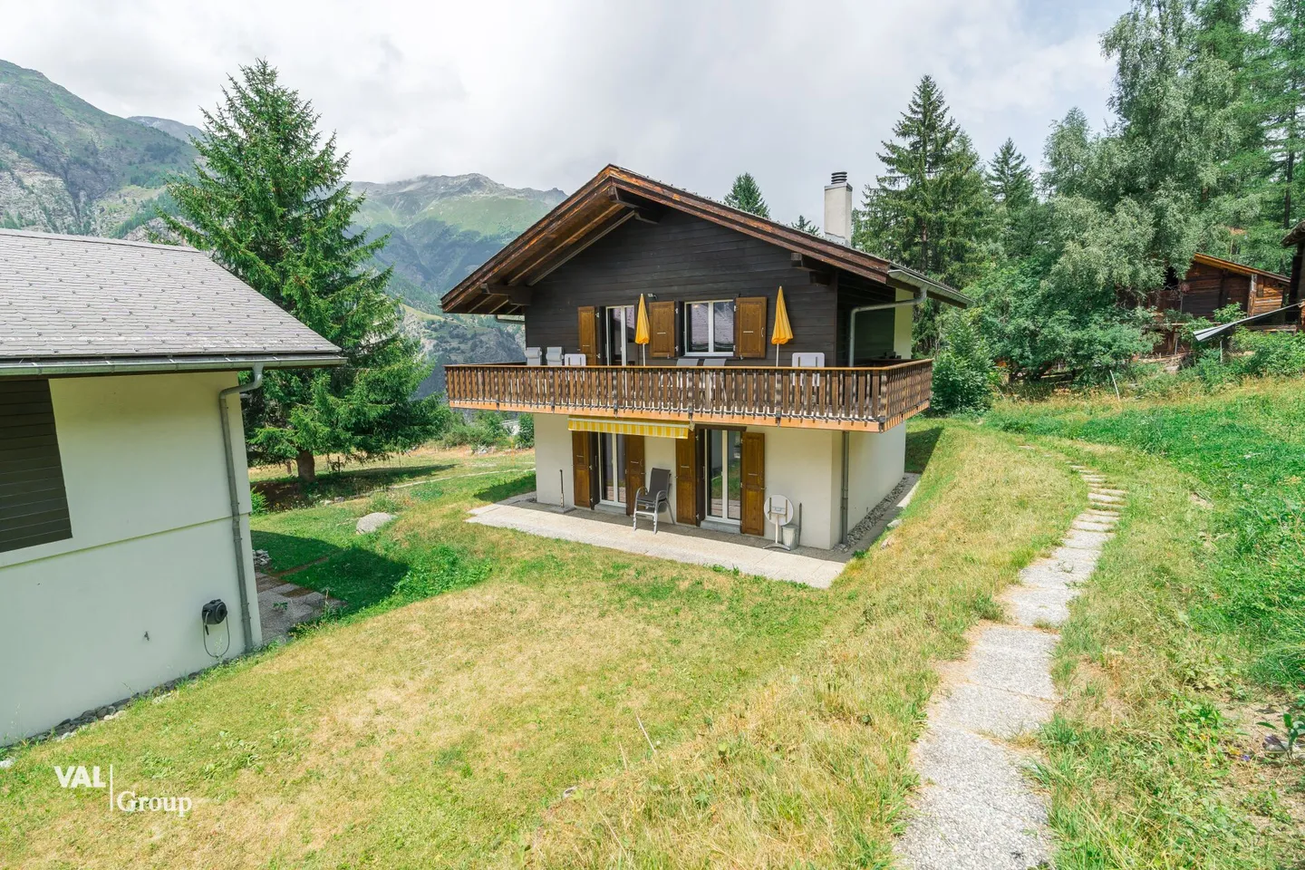 Alpine Refuge with a View - 4.5-Room Chalet in Hublen near Grächen - Photo 14 of 18
