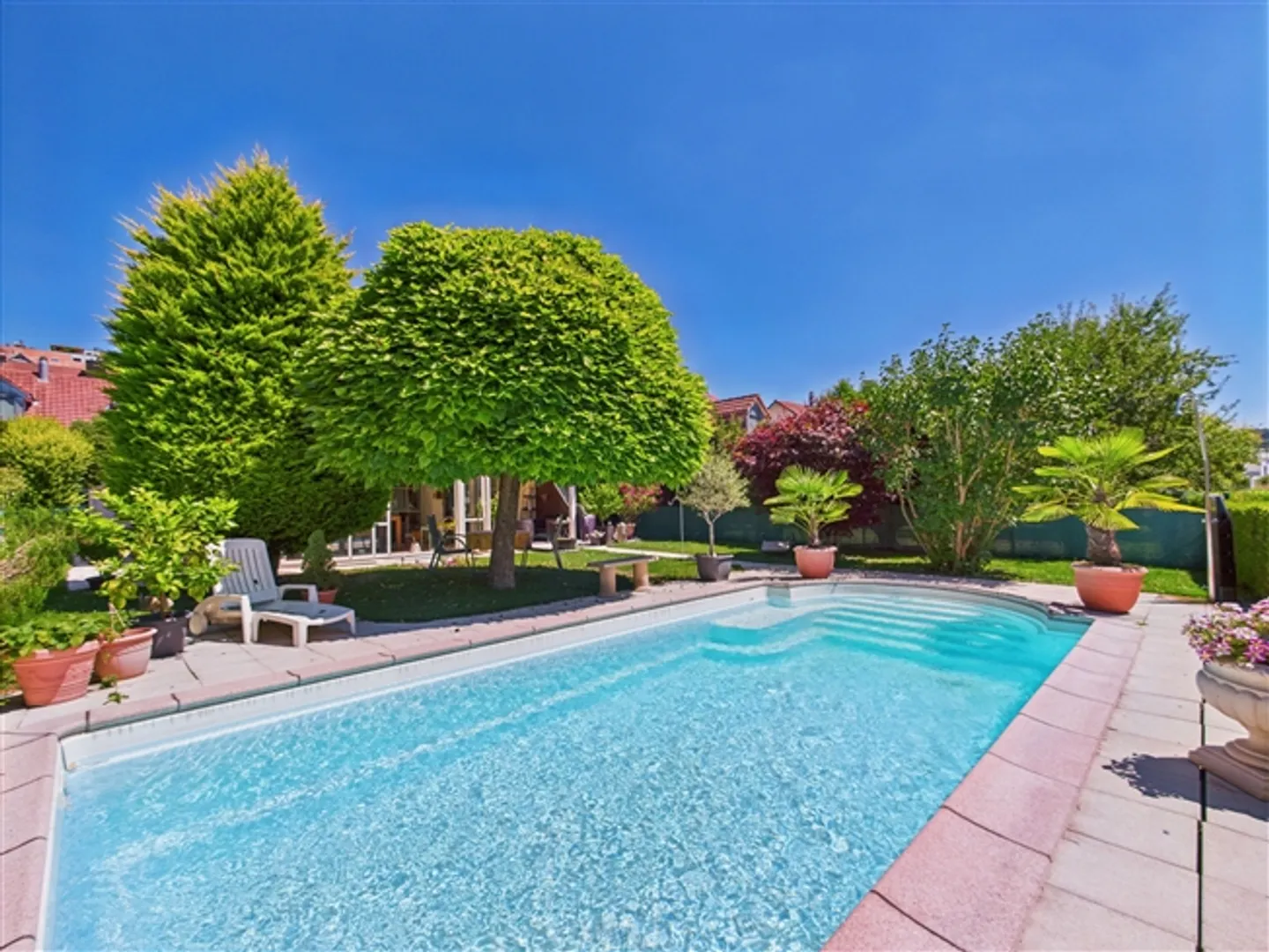 Sogno di casa per famiglie - 5,5 stanze, piscina, giardino e vista sulle montagne - Foto 8 di 9