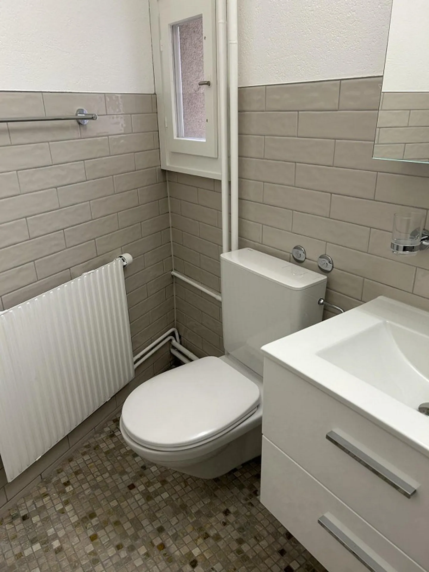 Freshly renovated 2.5-room apartment in the old town of Arbon - Photo 3 of 7